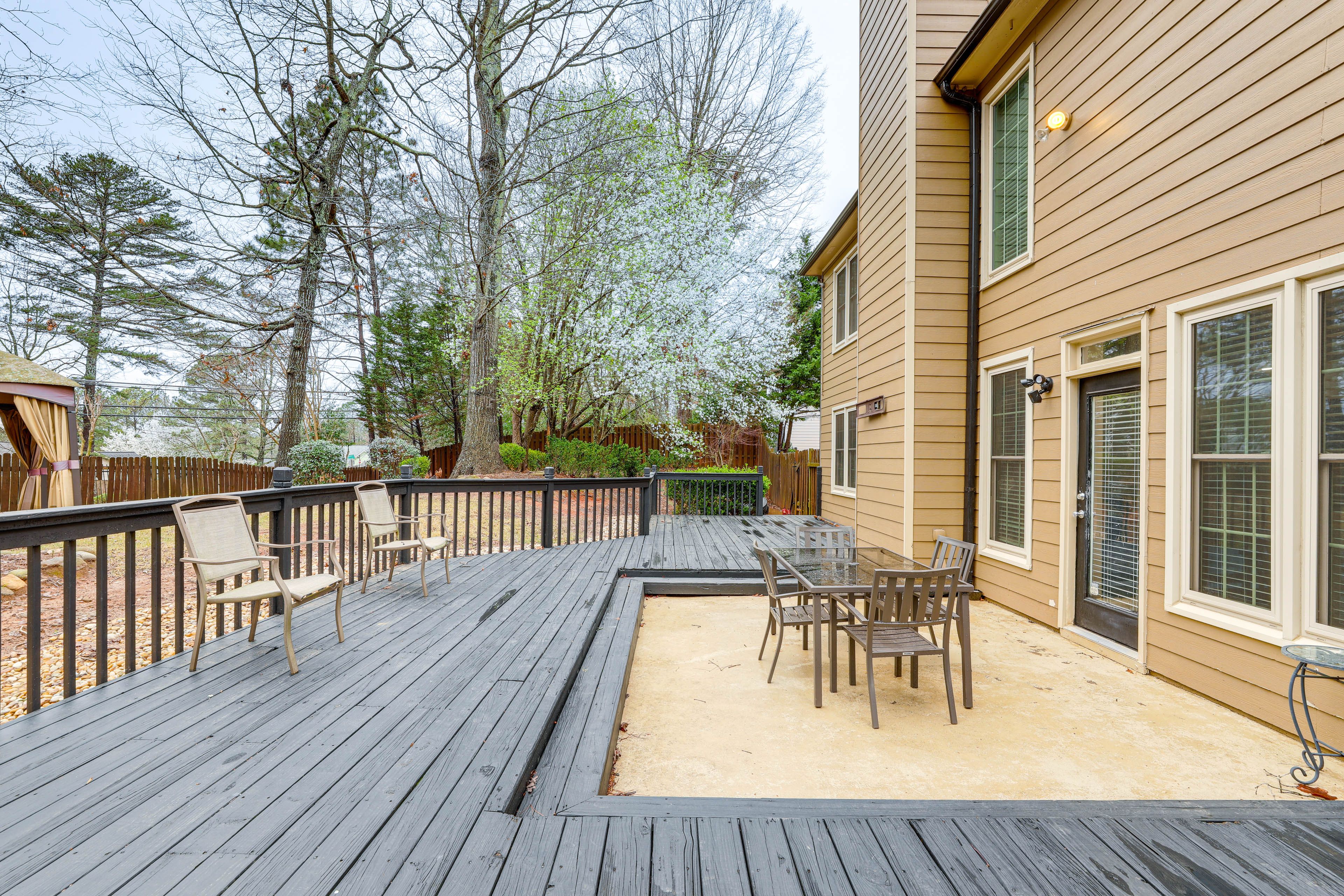 Deck | Outdoor Dining Area | Grill
