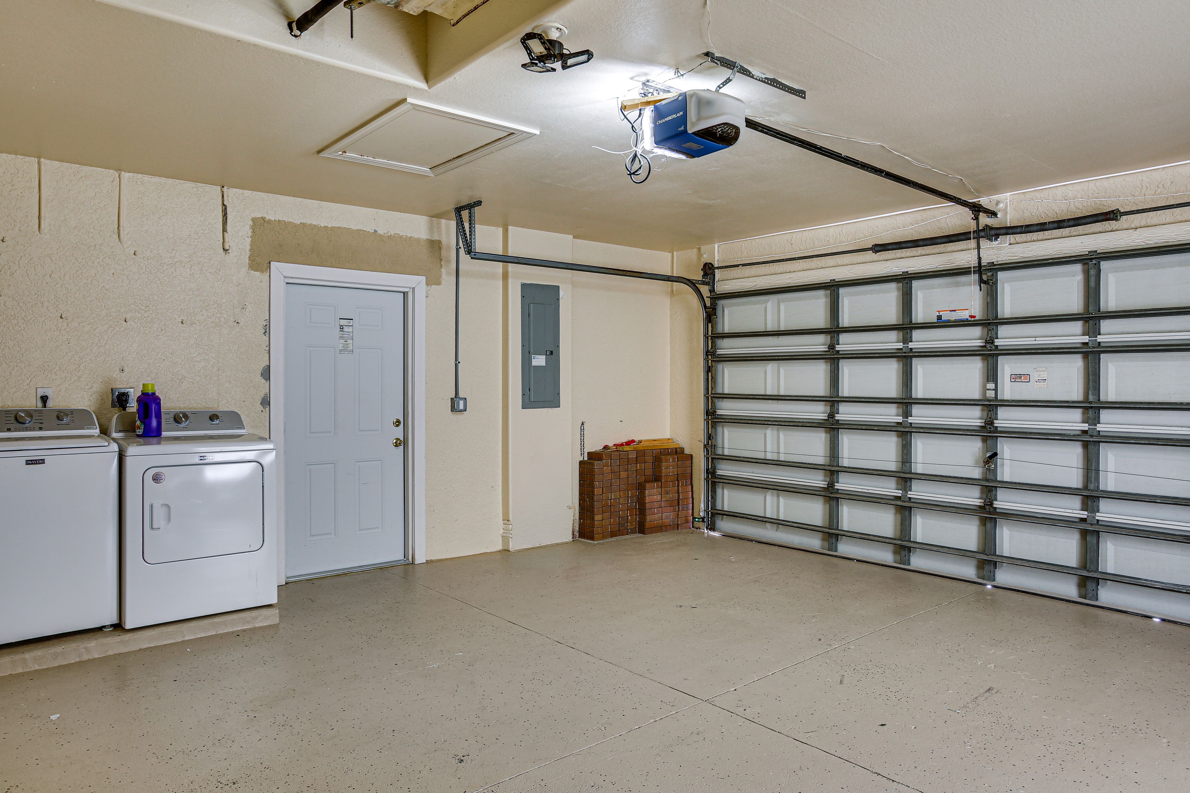 Garage | 2 Vehicles | Driveway | 4 Vehicles