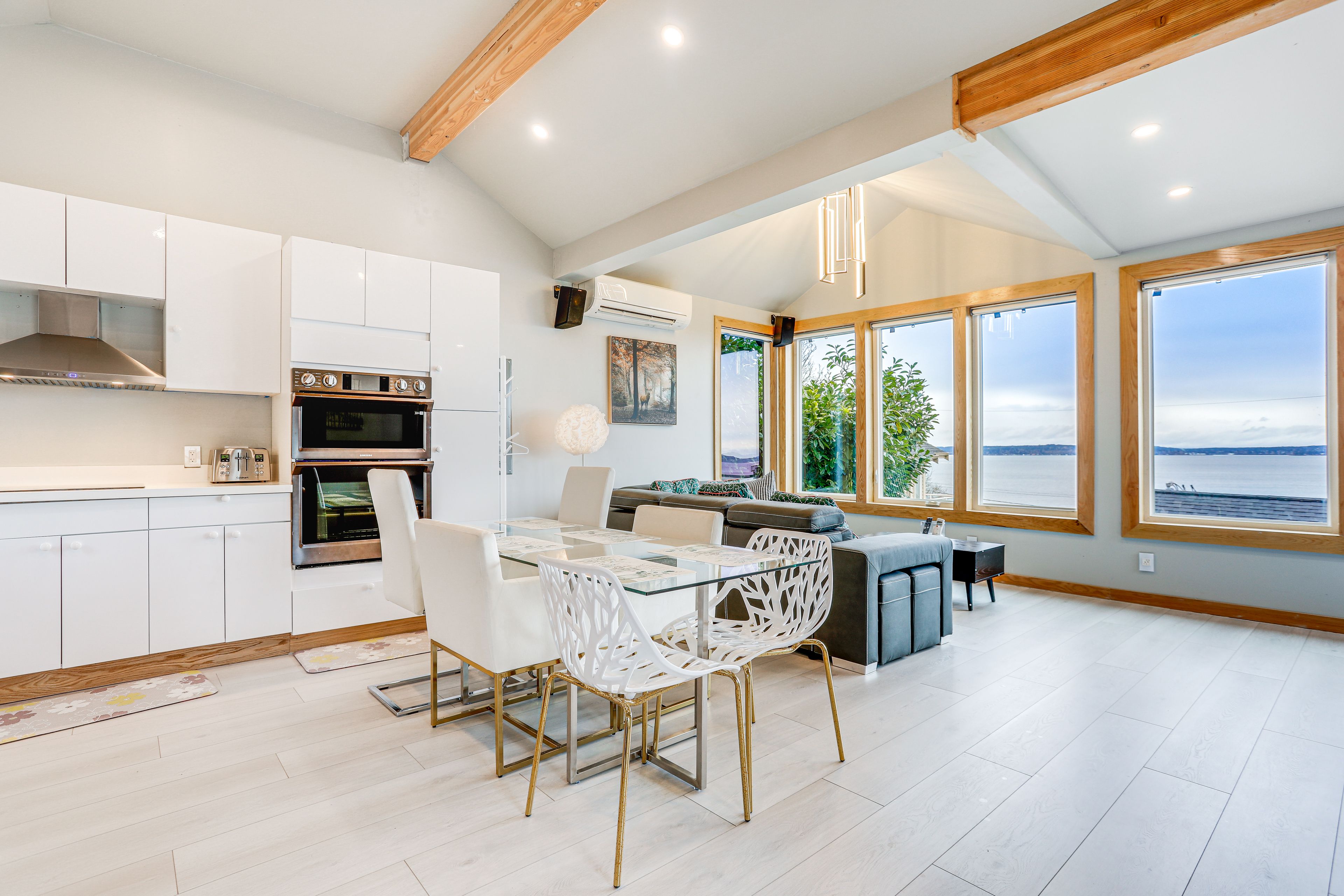 Seattle Vacation Rental | 2BR | 1.5BA | 1,100 Sq Ft | Steps Required