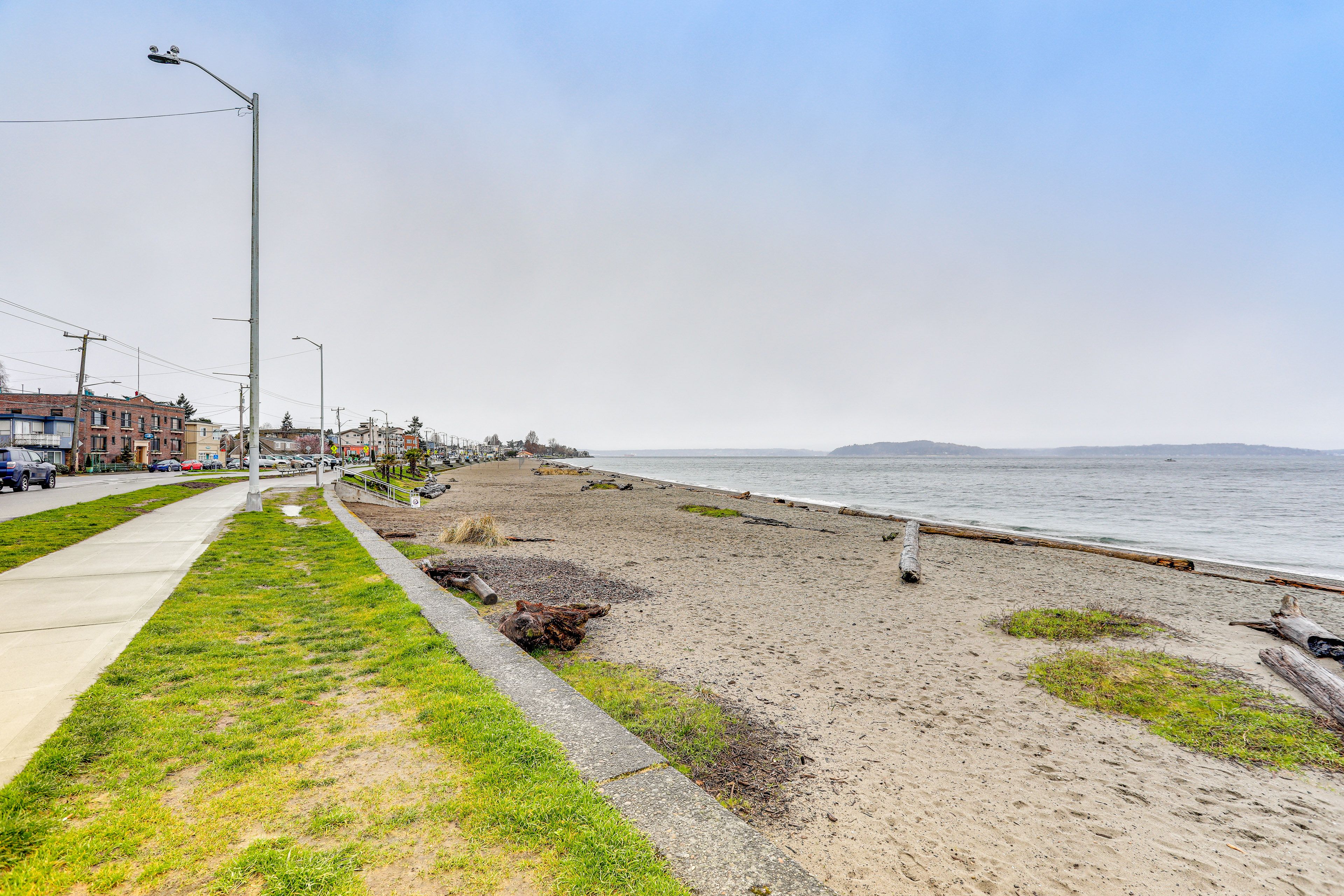 Alki Beach | Steps Away