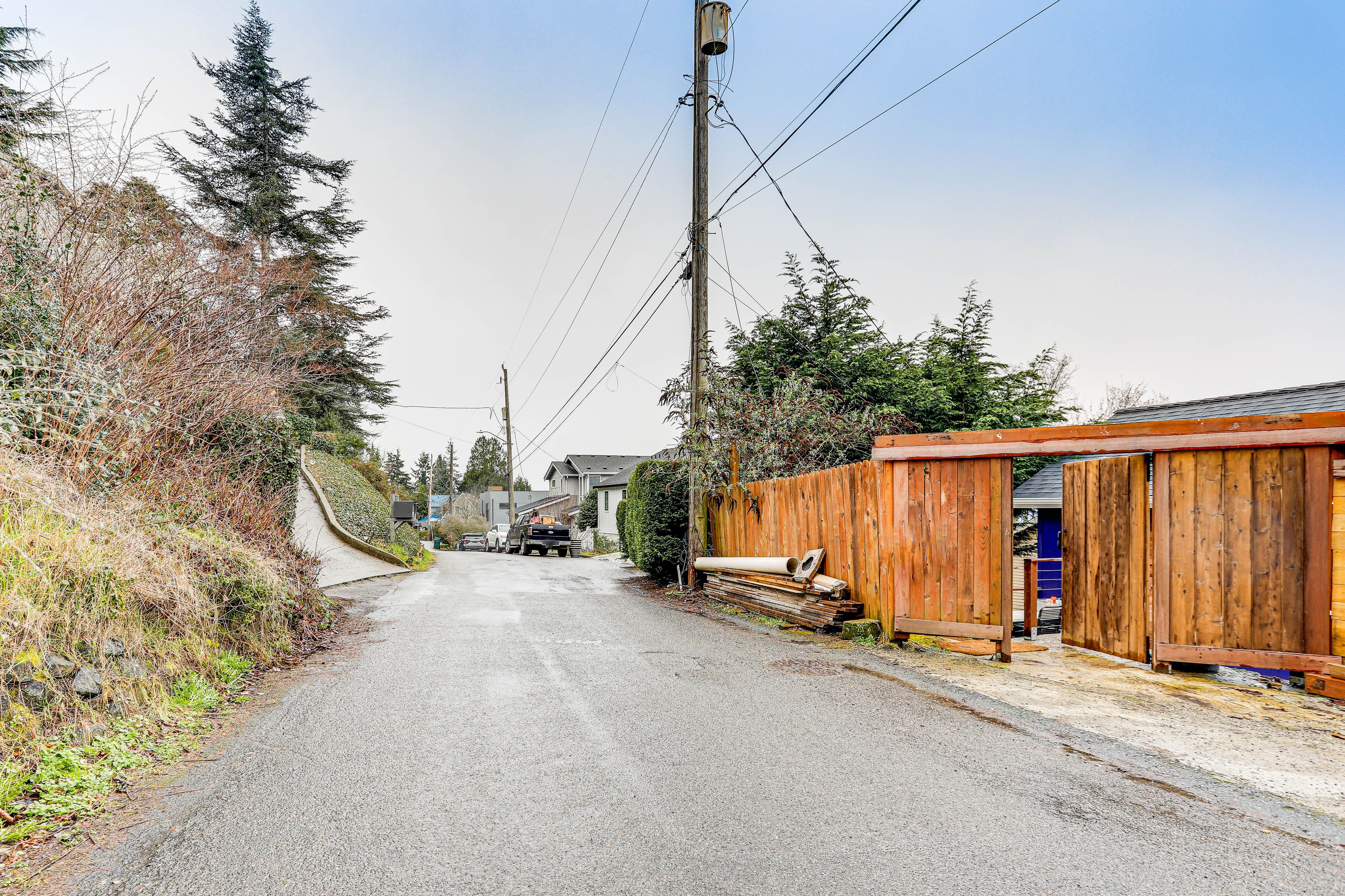 Home Exterior | Driveway Parking (1 Vehicle)