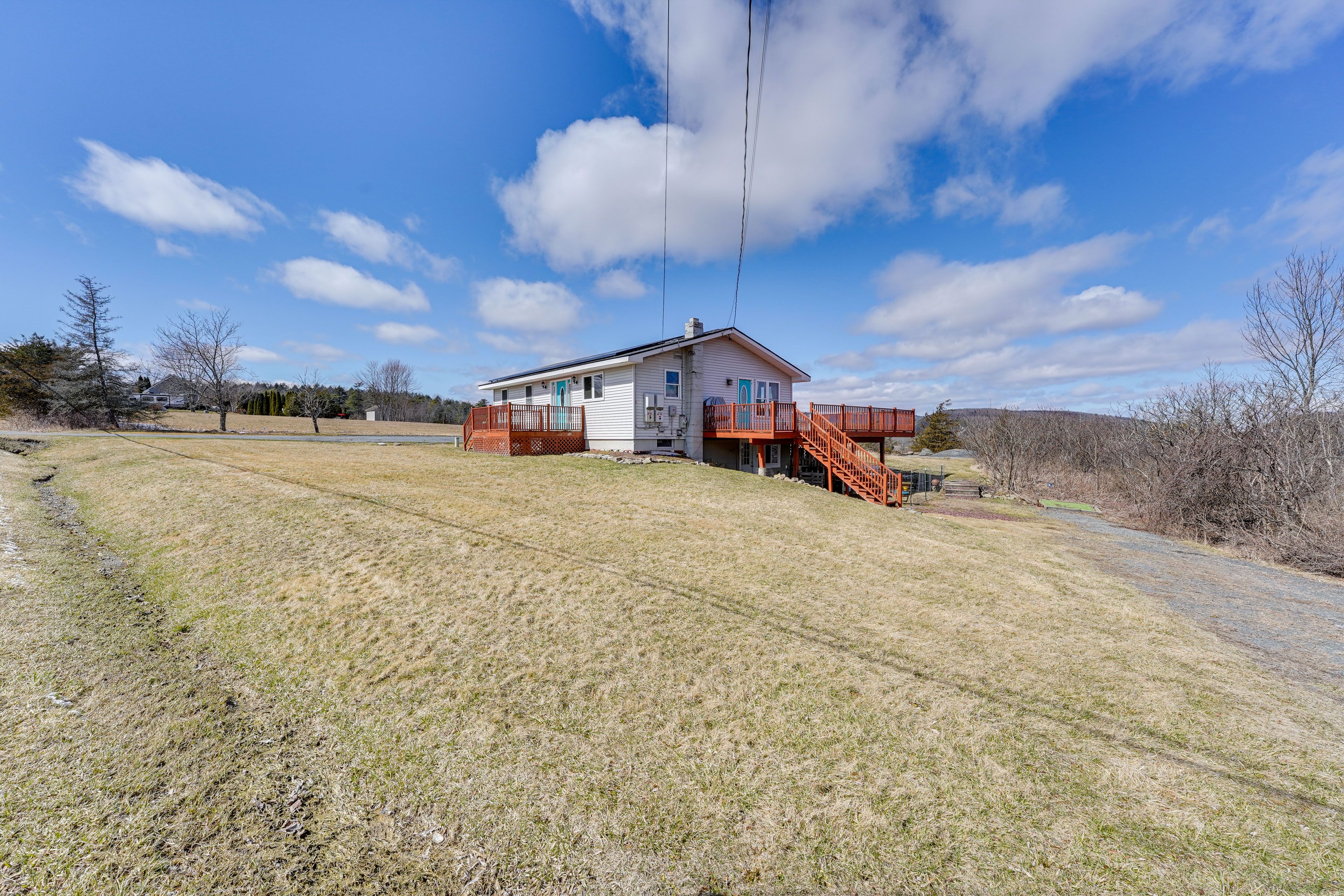 Parking | Driveway (4 Vehicles) | RV/Trailer Parking On-Site