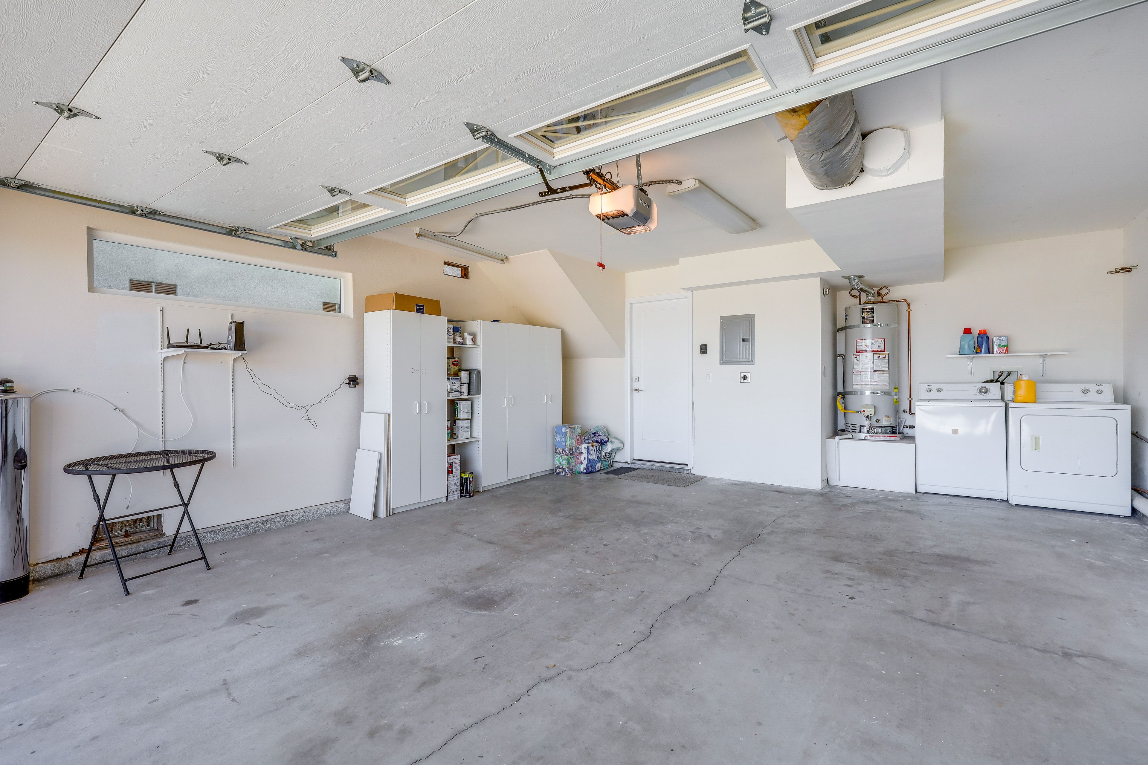Garage | Gas Grill | Washer/Dryer