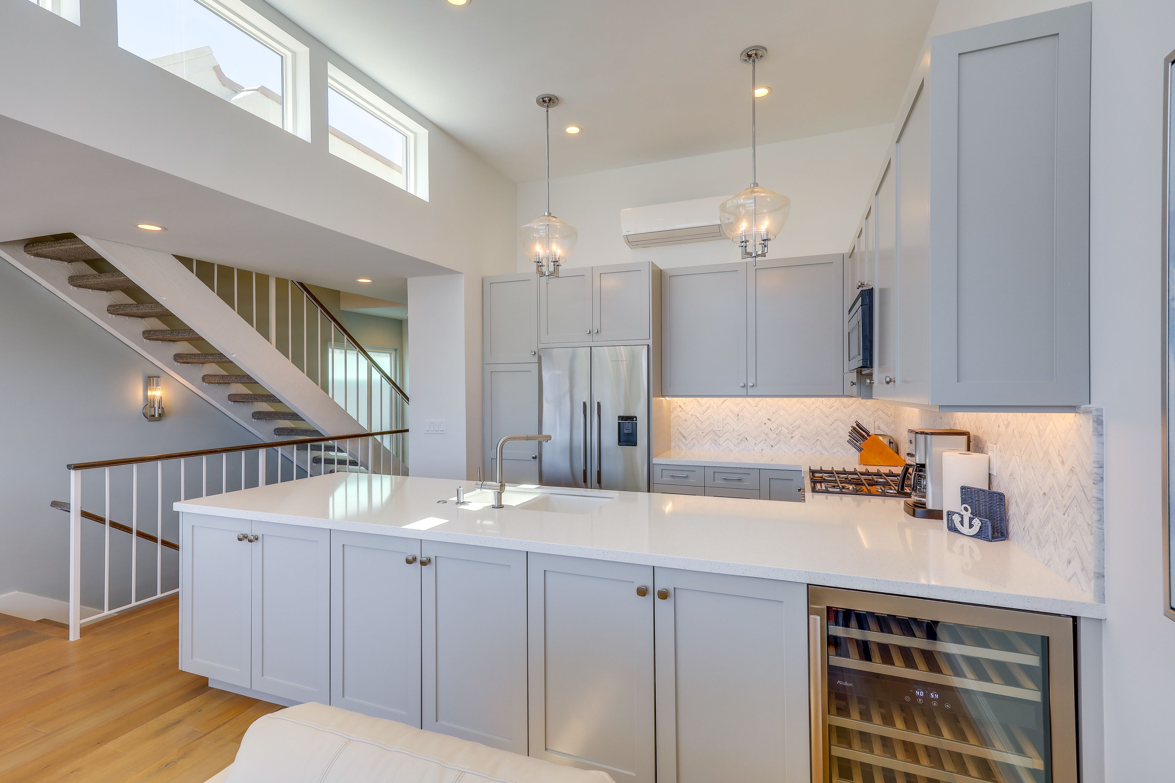 Kitchen | Dishwasher | Wine Cooler | 2nd Floor