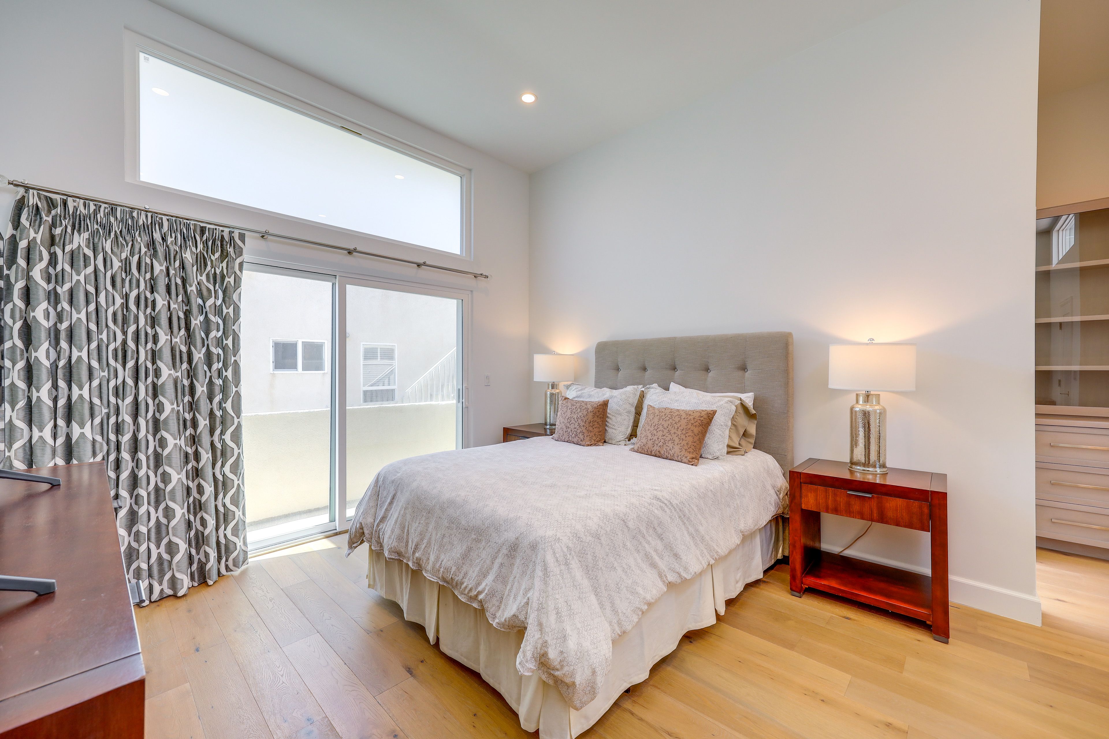 Bedroom Suite | Queen Bed | Smart TV | En-Suite Bathroom | 2nd Floor
