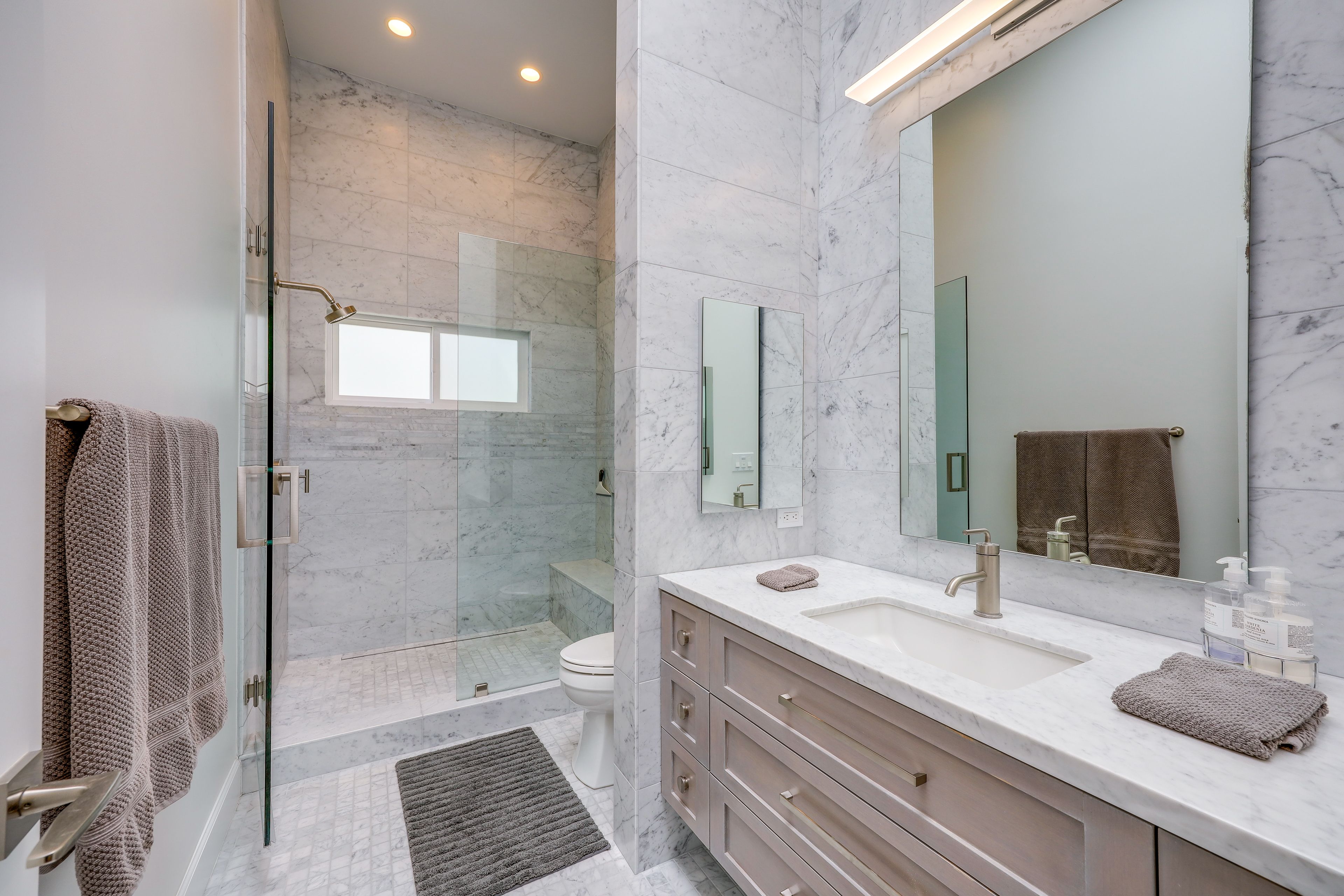 En-Suite Bathroom | Complimentary Toiletries | 2nd Floor