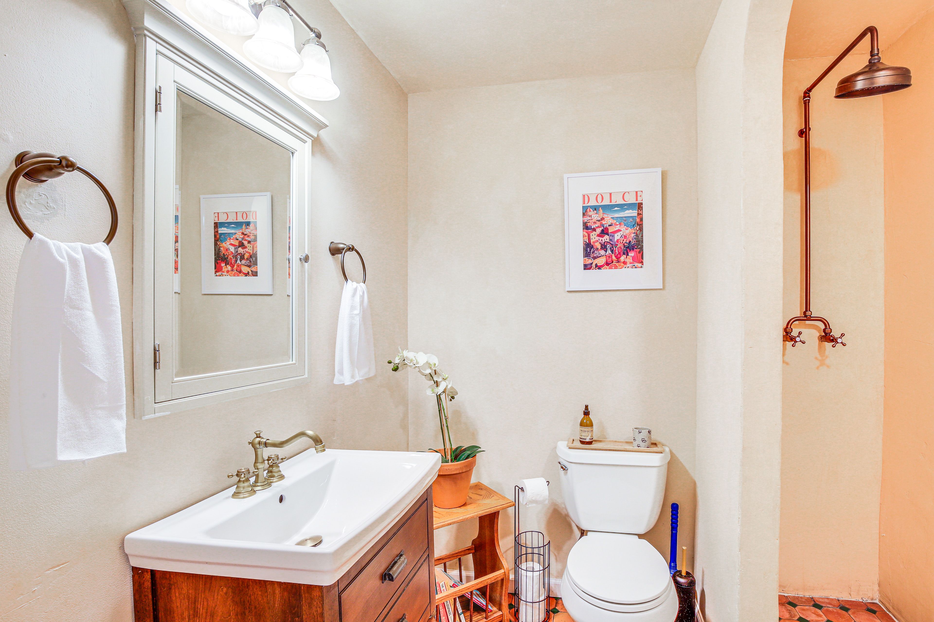 Full Bathroom | Main Level