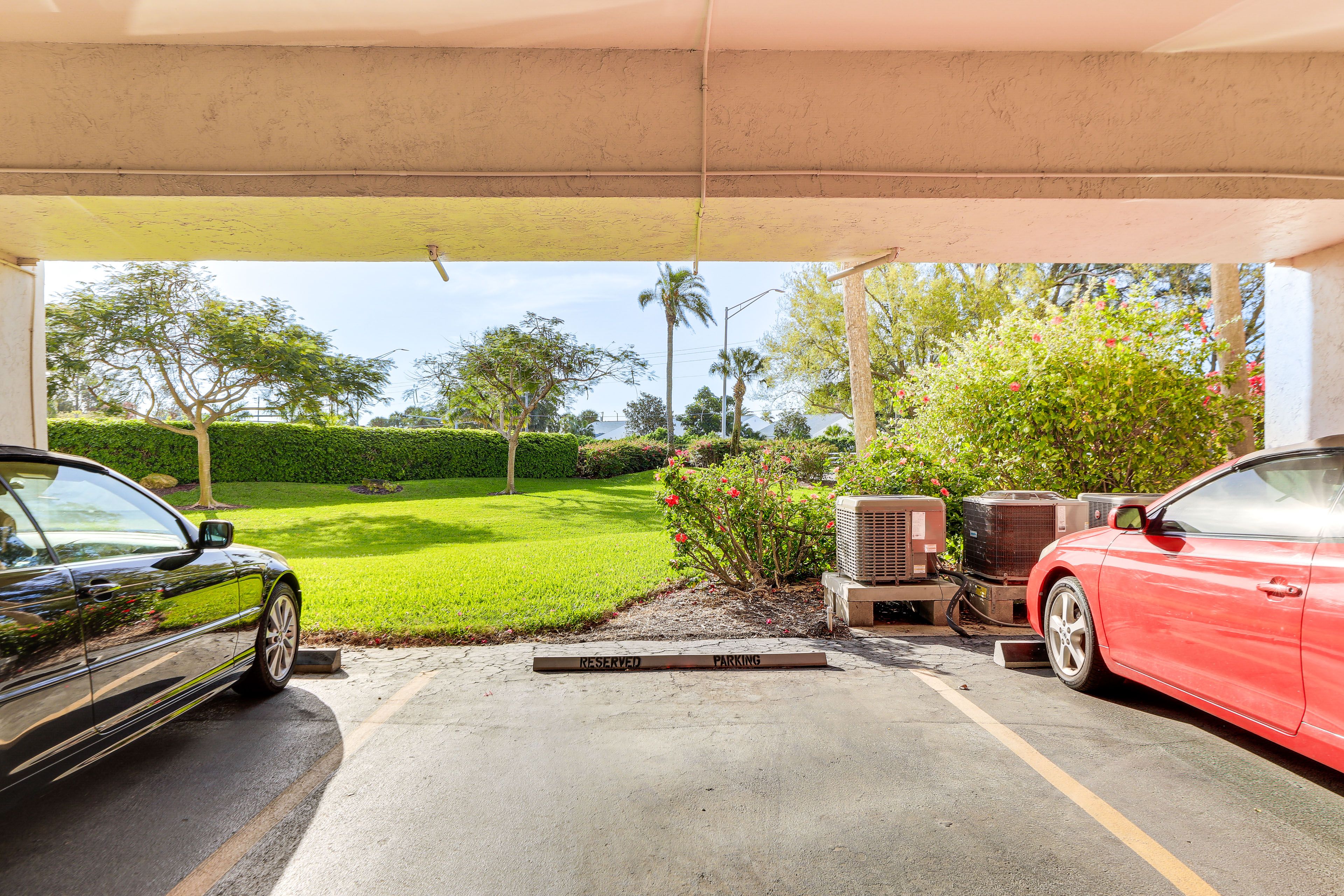 Parking | Community Garage (1 Vehicle)