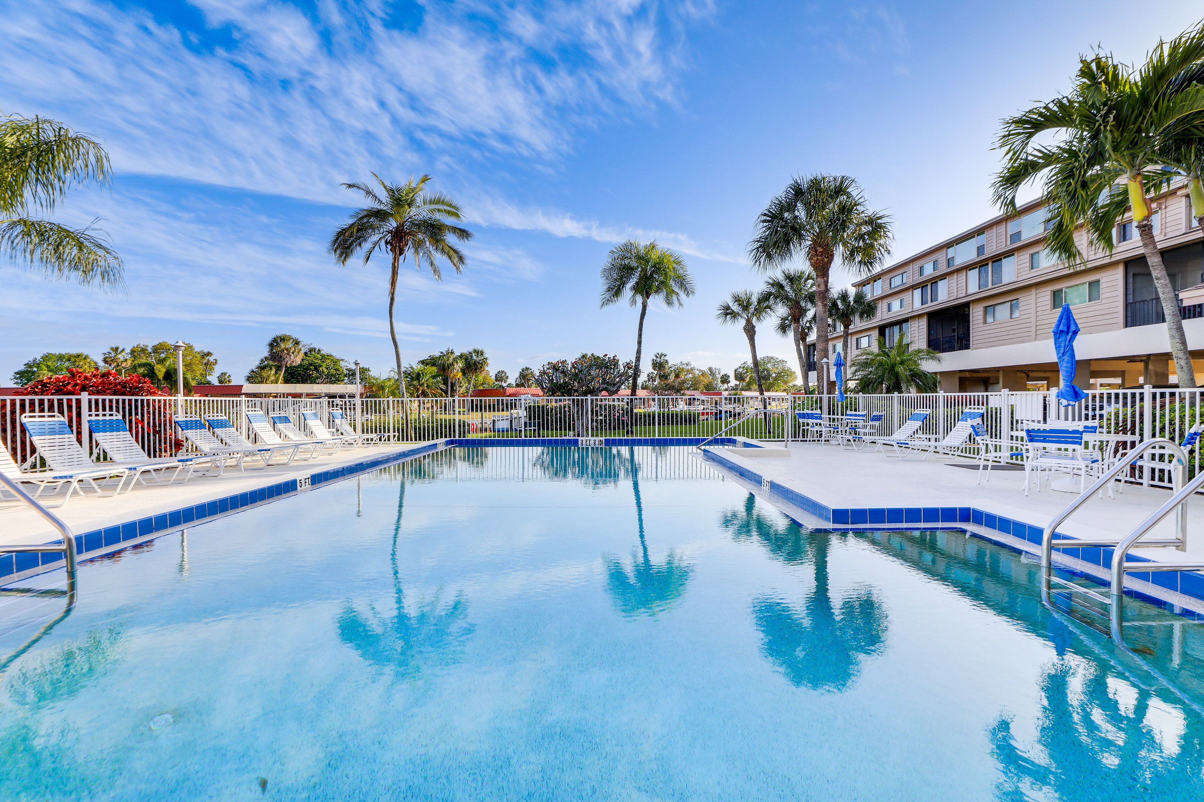 The Waterway Condominums | Community Amenities