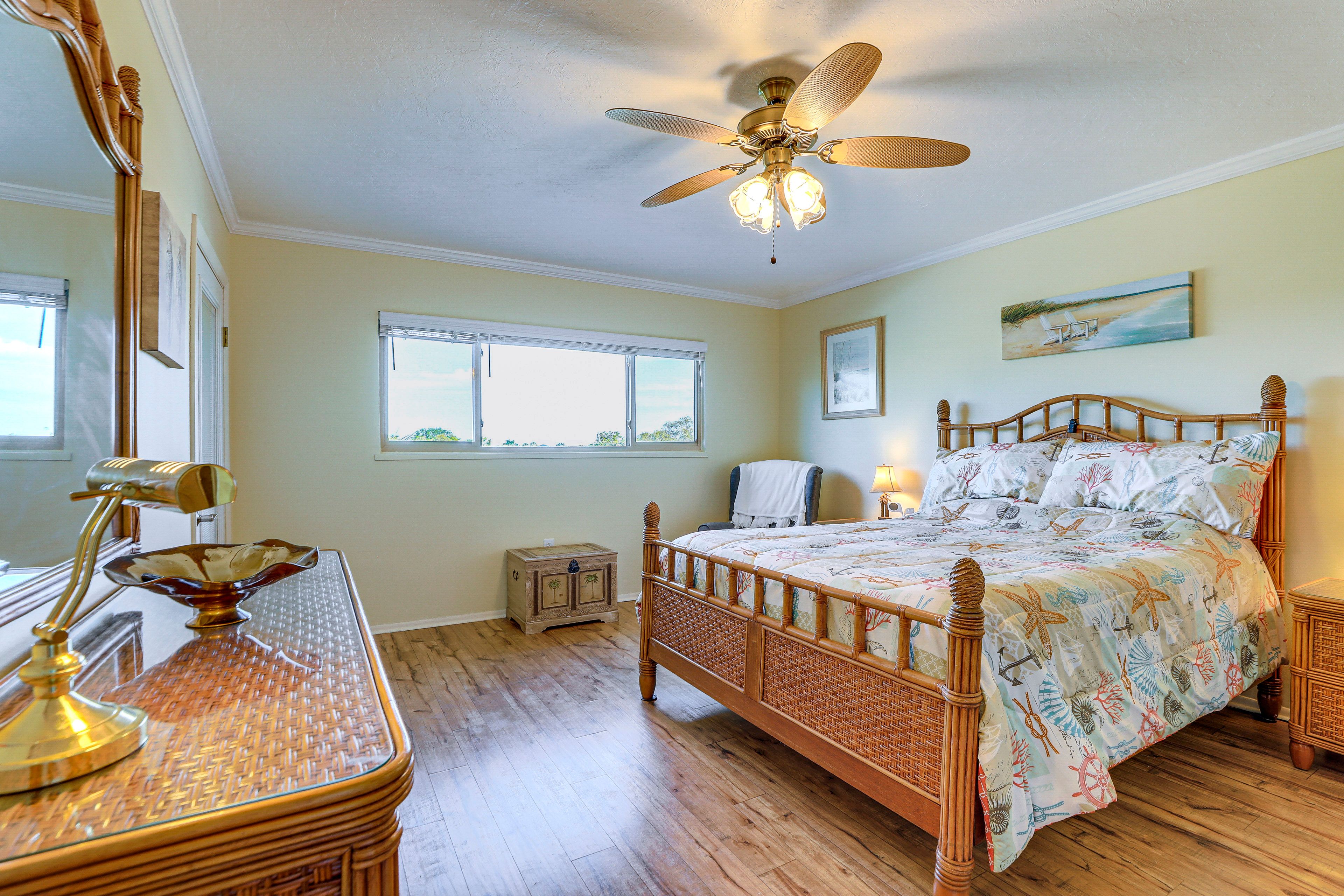 Bedroom 1 | Queen Bed | Linens Provided
