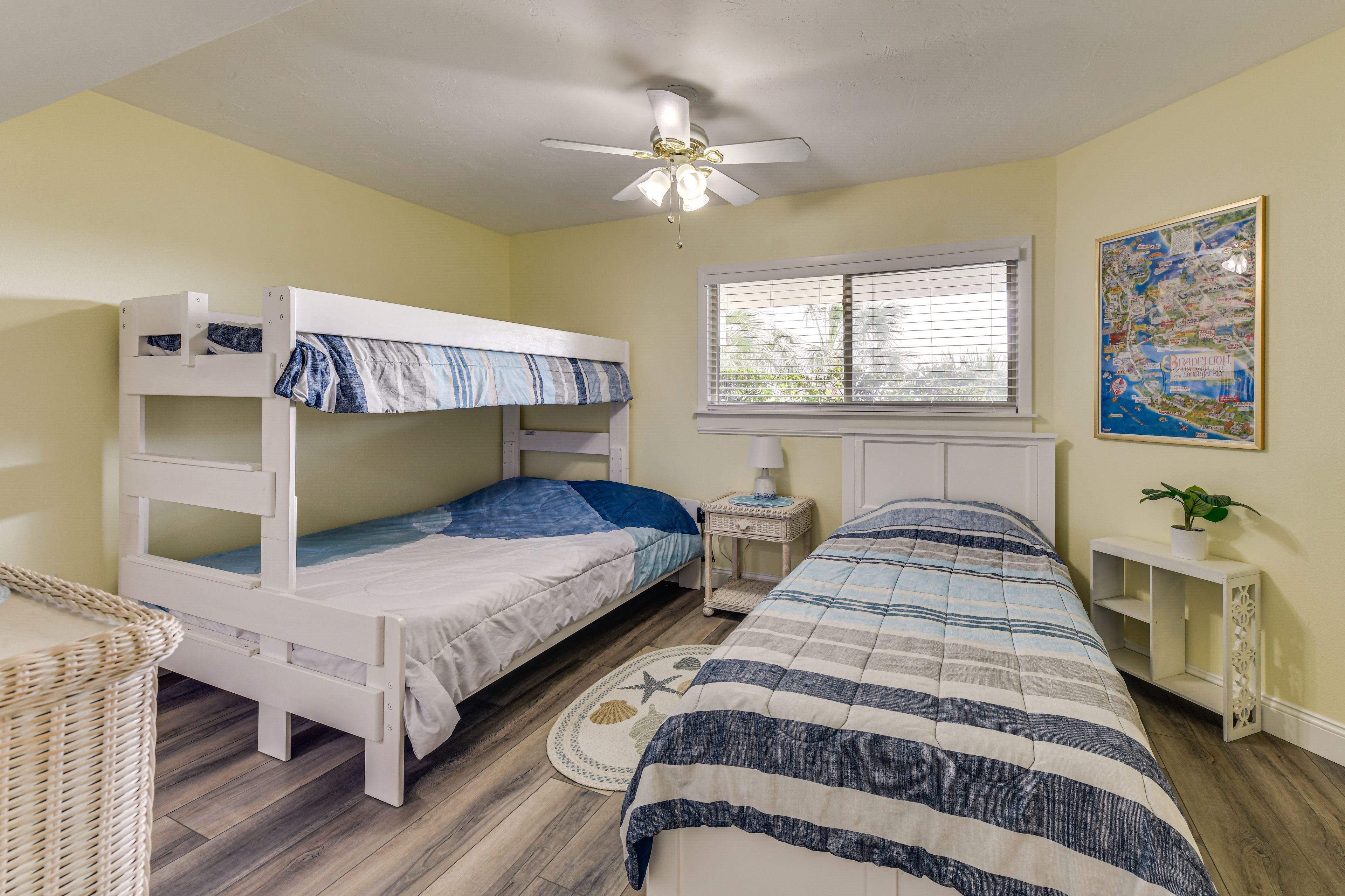 Bedroom 2 | Twin Bed | Twin/Queen Bunk Bed
