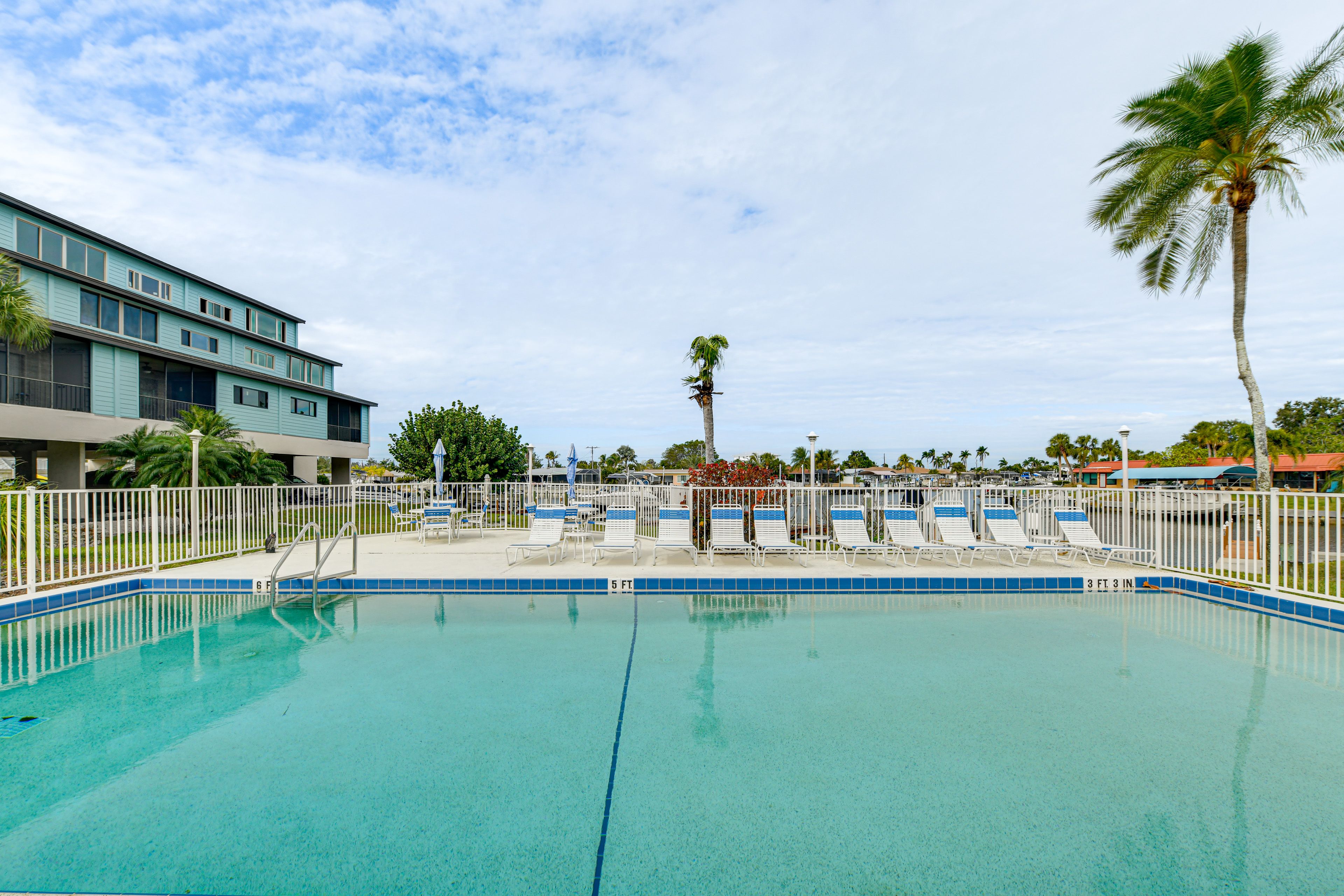 The Waterway Condominiums | Community Amenities