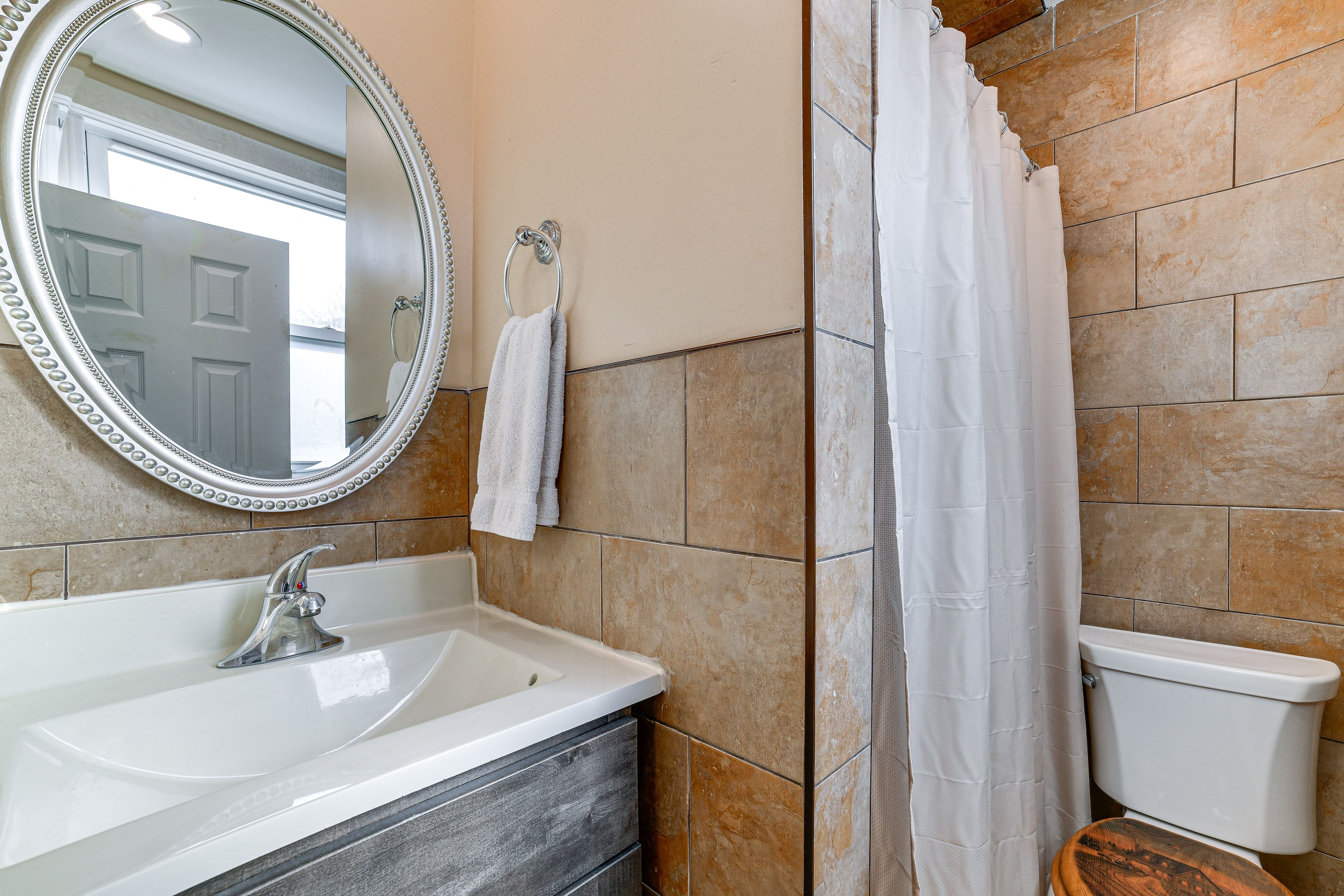 En-Suite Bathroom | Top Level