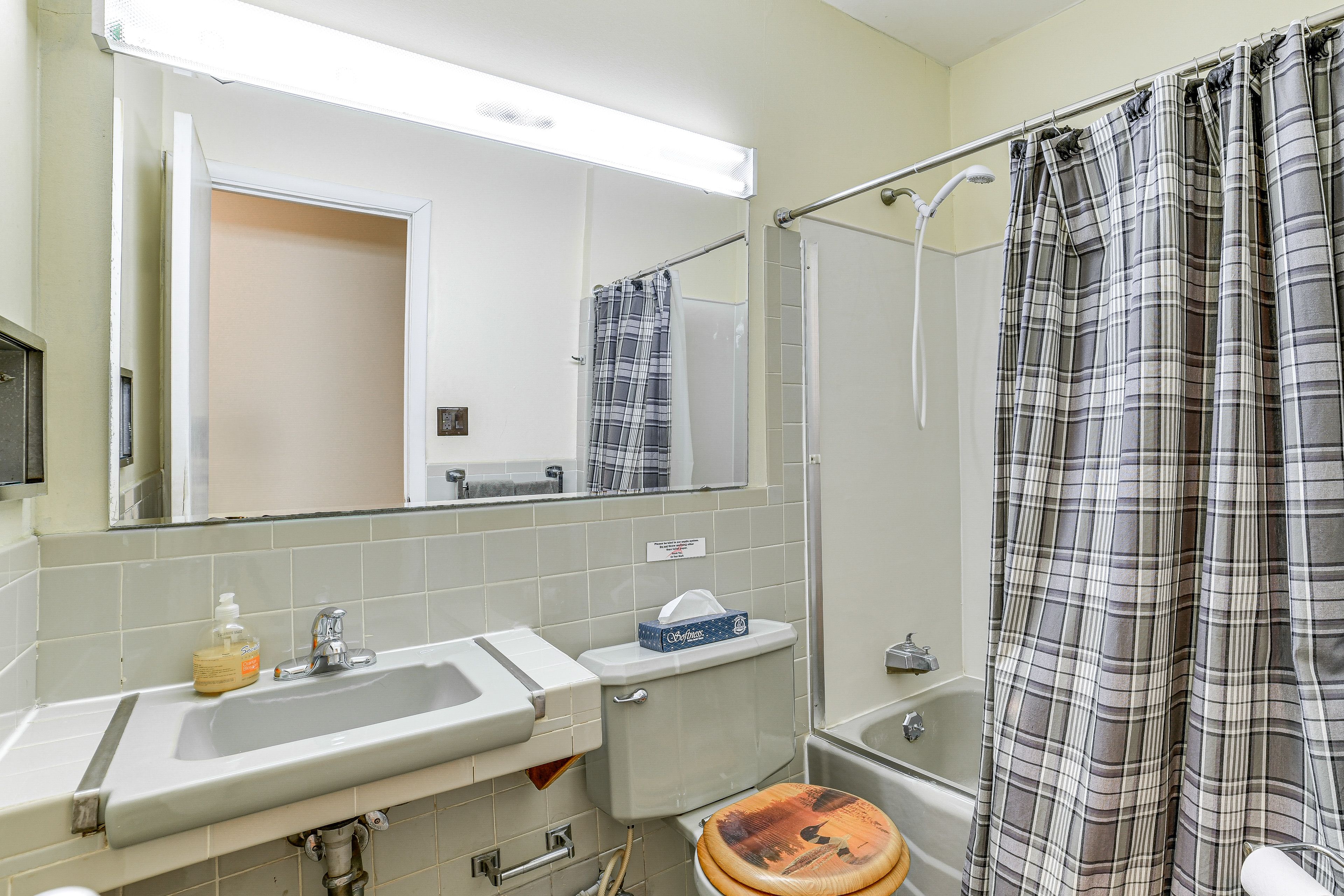 En-Suite Bathroom | Top Level