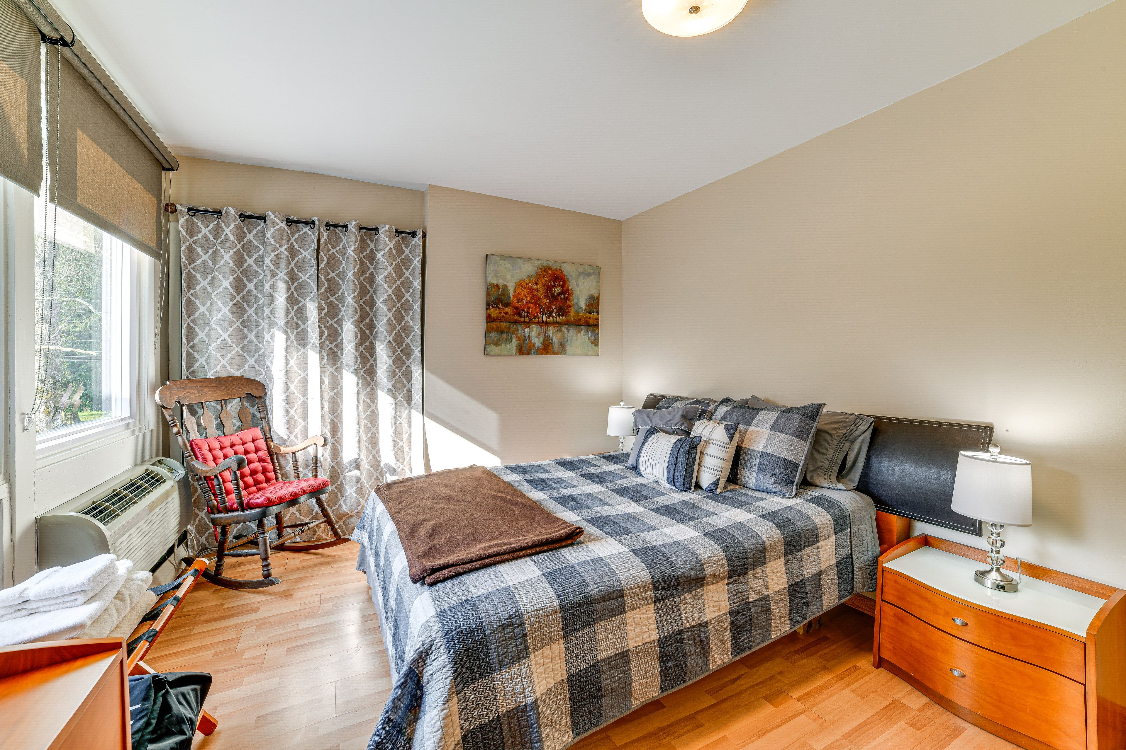 Bedroom 4 | Top Level | Queen Bed