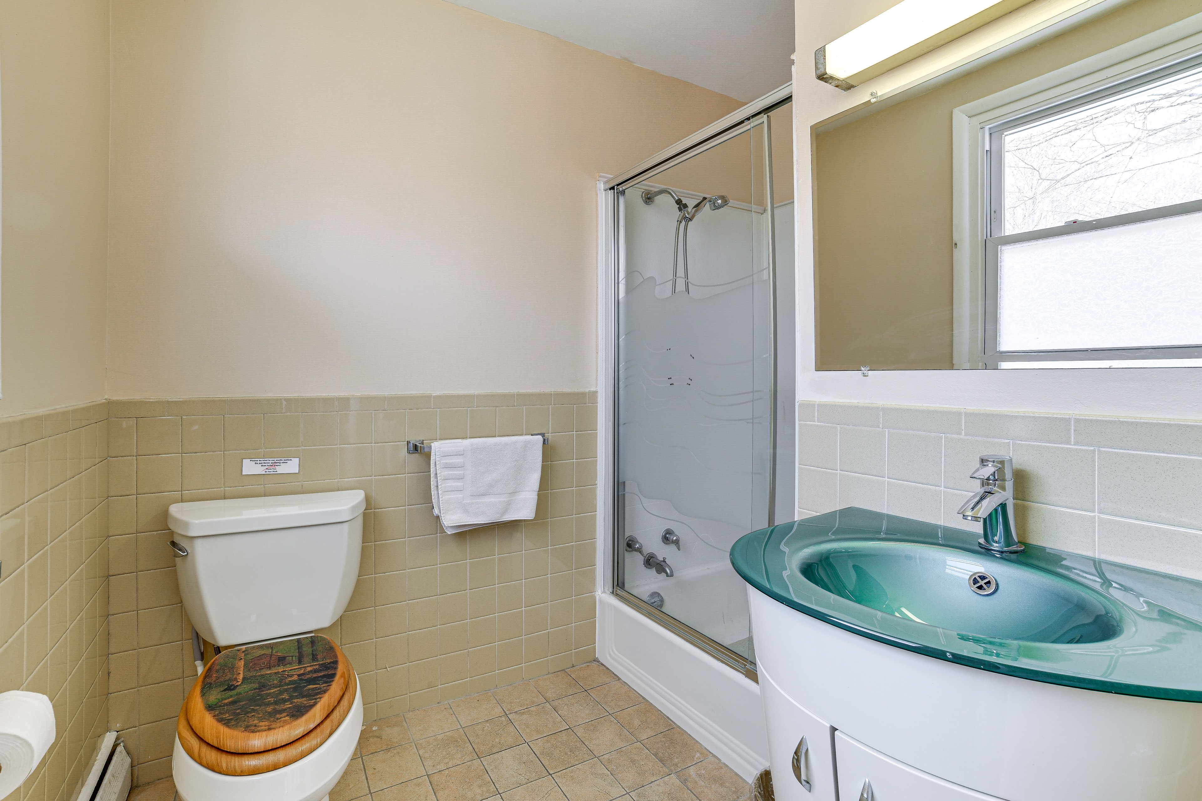 En-Suite Bathroom | Top Level