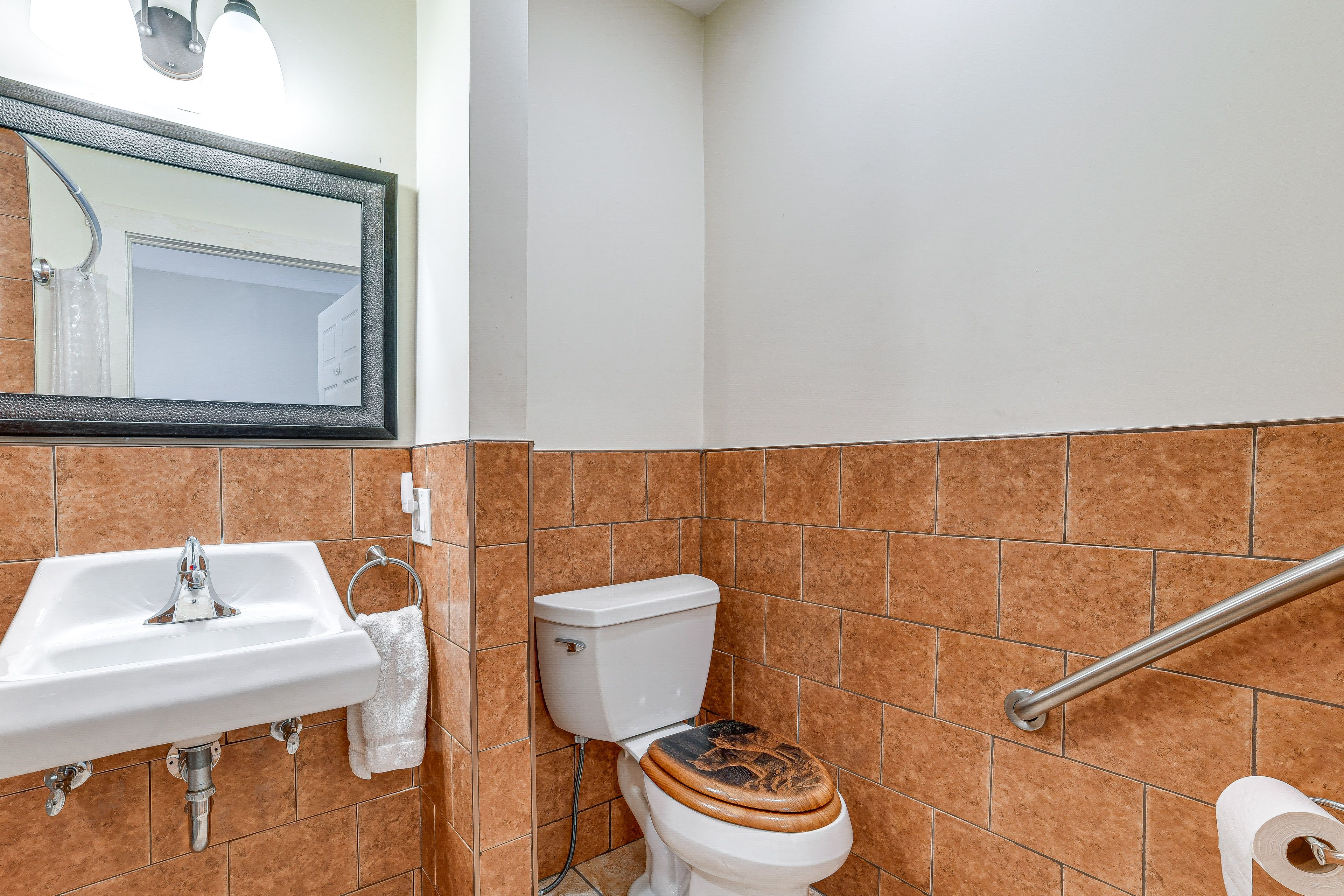 En-Suite Bathroom | Main Level