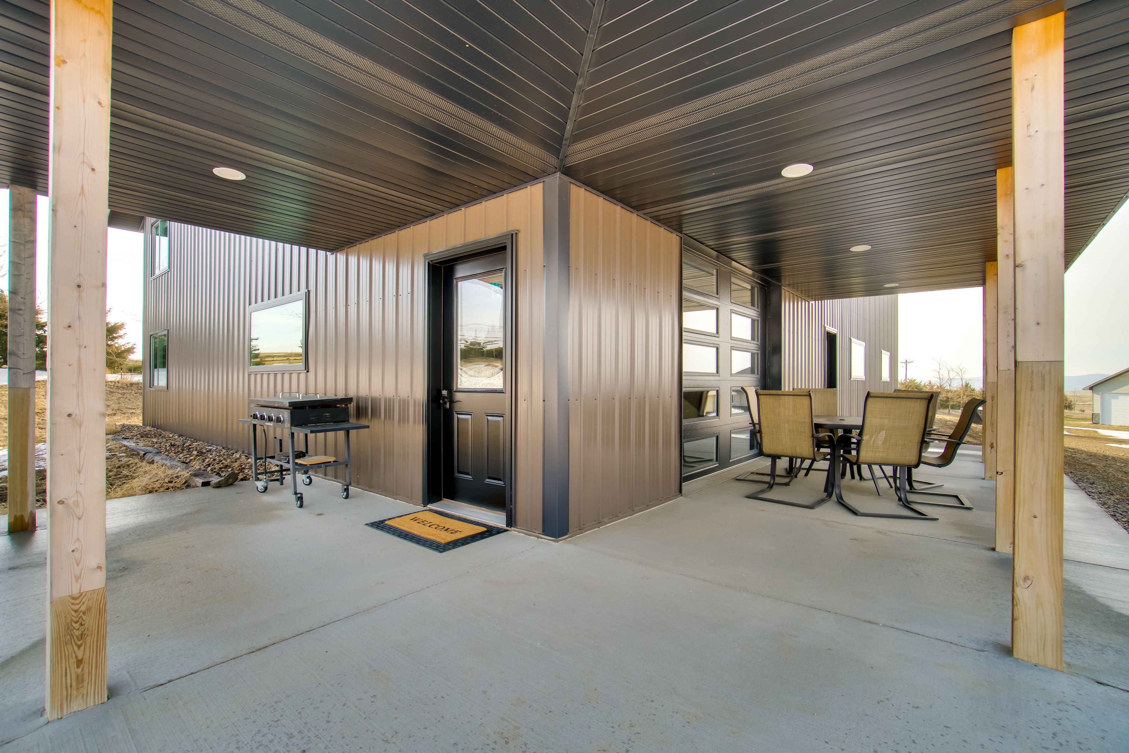 Private Patio | Blackstone Grill | Dining Space