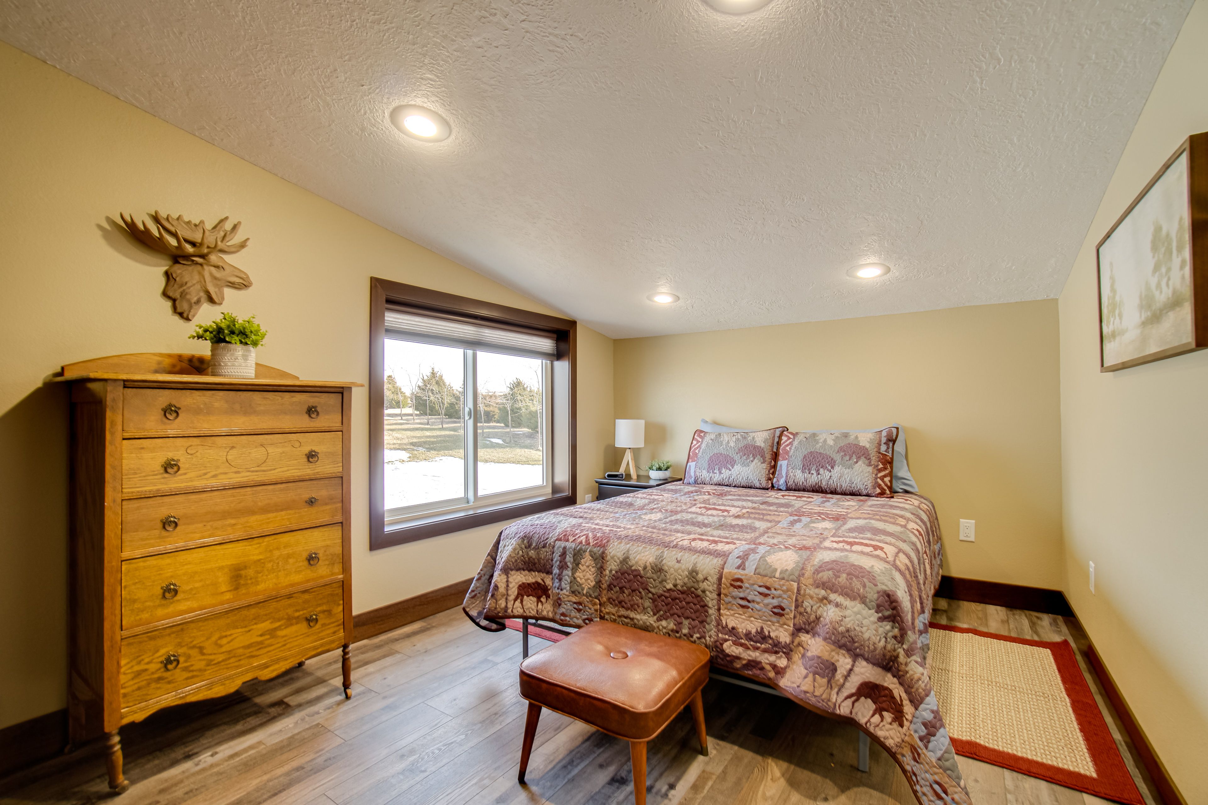Bedroom 2 | Queen Bed | 2nd Floor