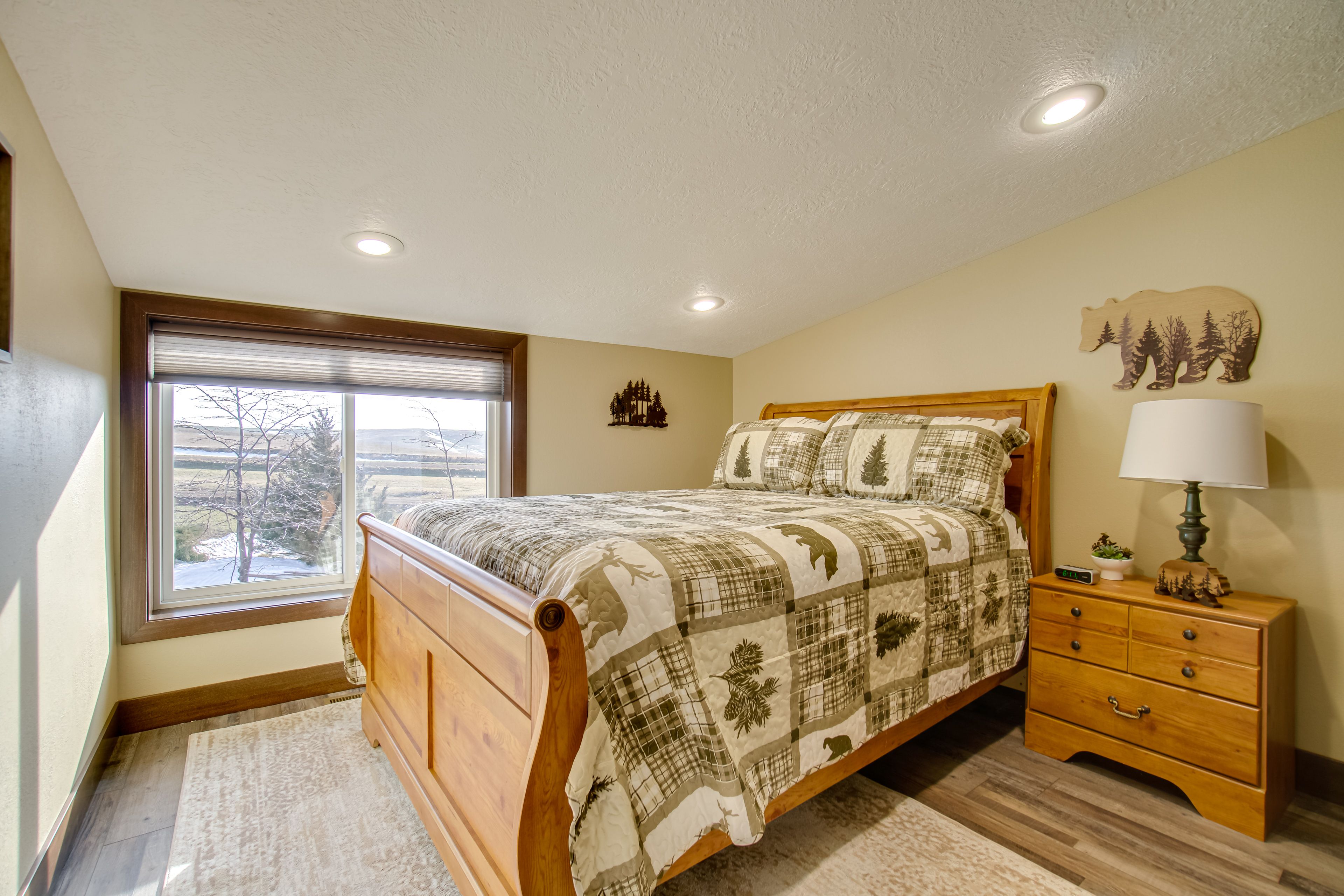 Bedroom 3 | Queen Bed | 2nd Floor