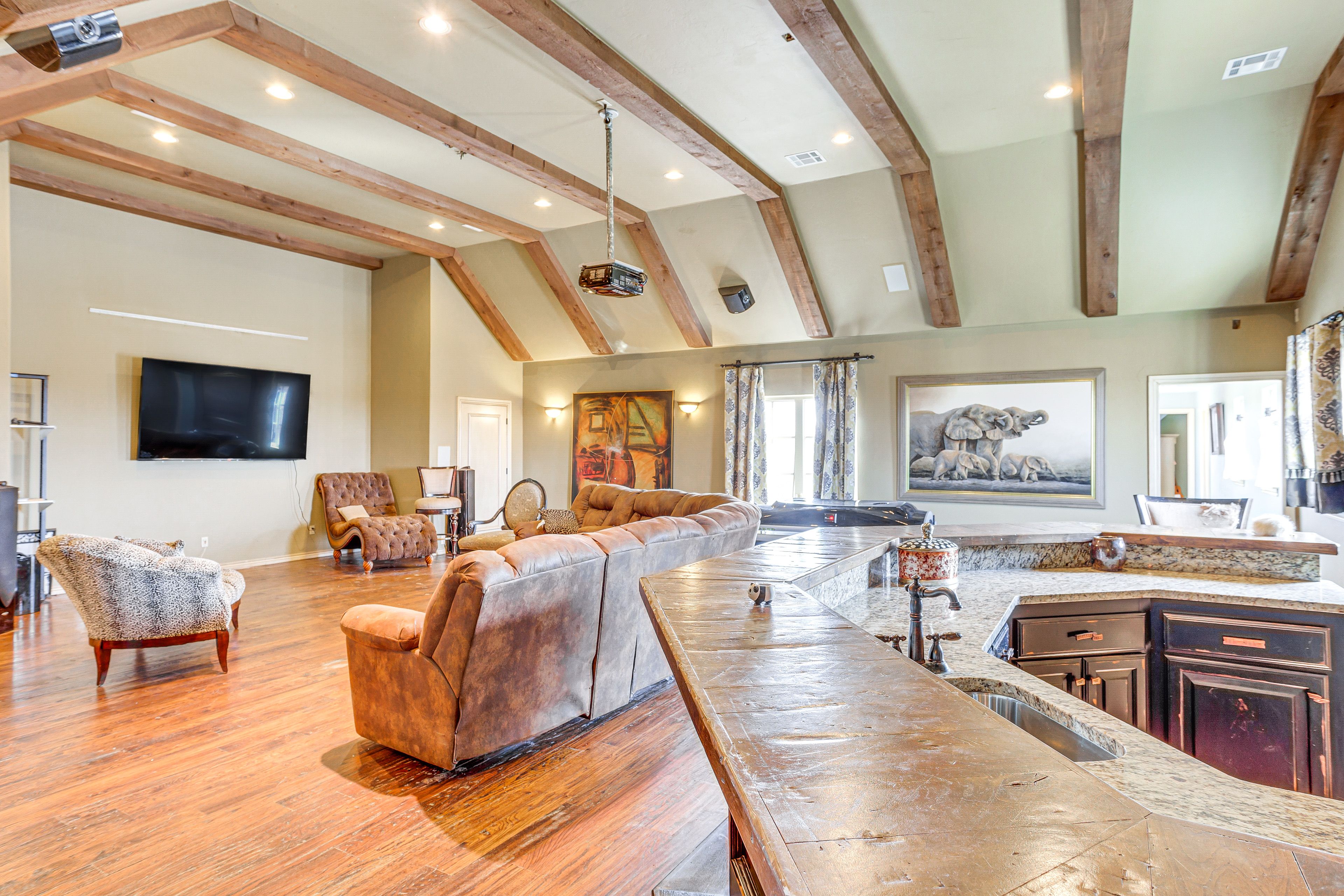 Media Room | Smart TV | Dedicated Bar Area | Tanning Bed | 2nd Floor