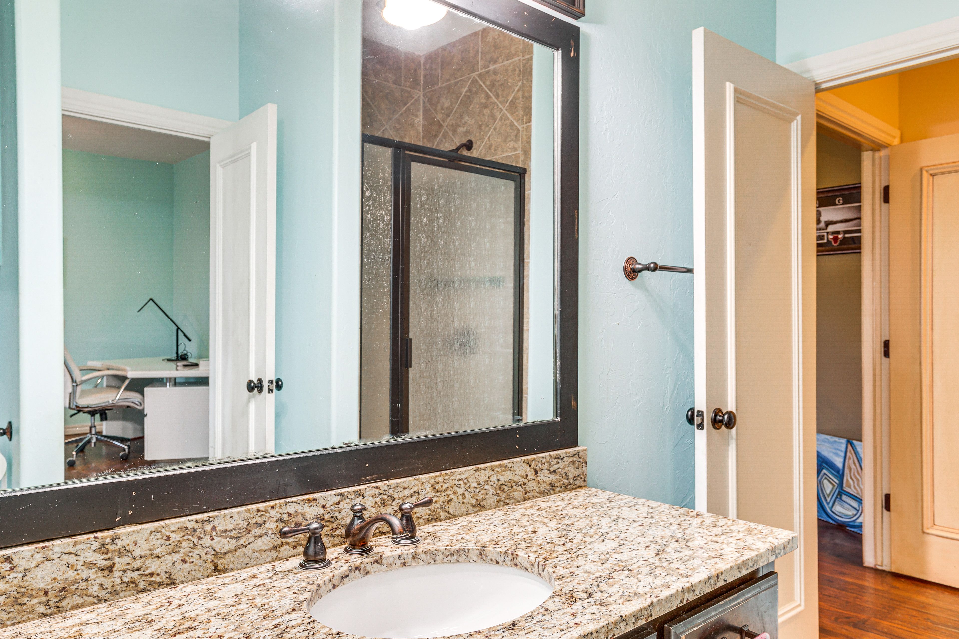 Full Bathroom | 2nd Floor