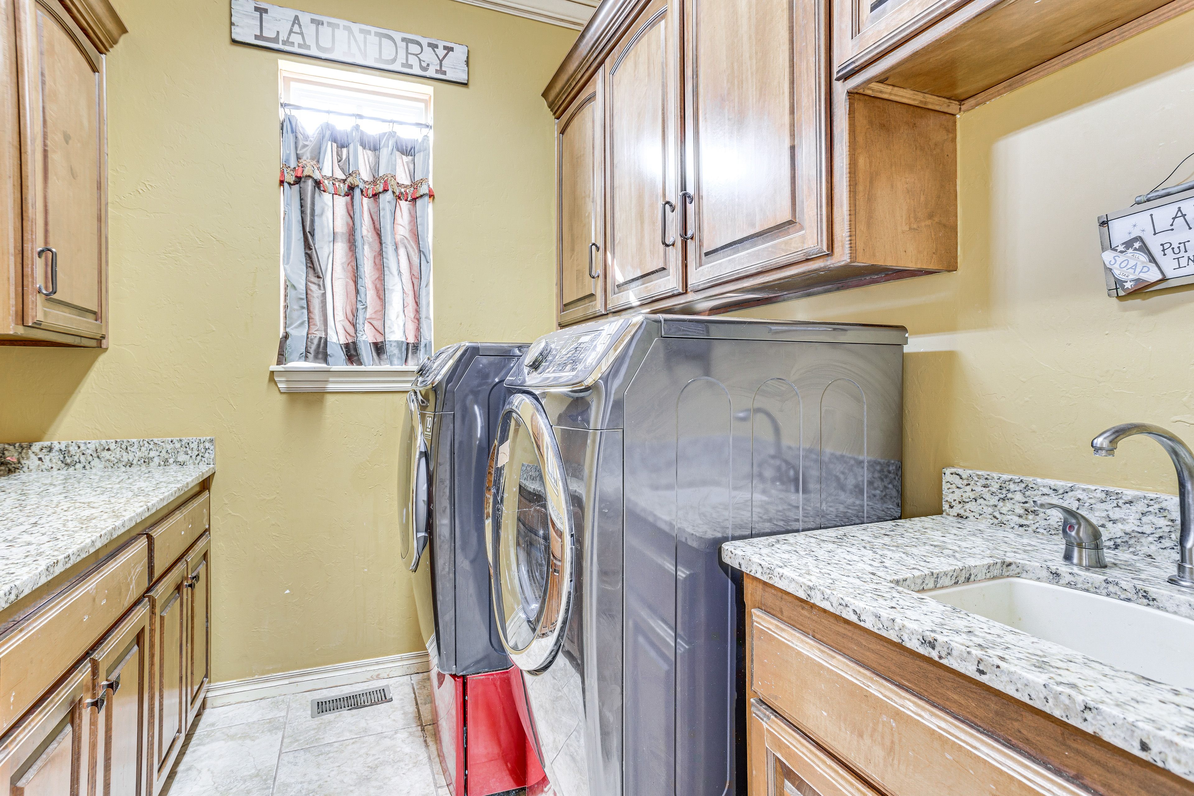 Addt'l Laundry Room | Washer & Dryer | 1st Floor