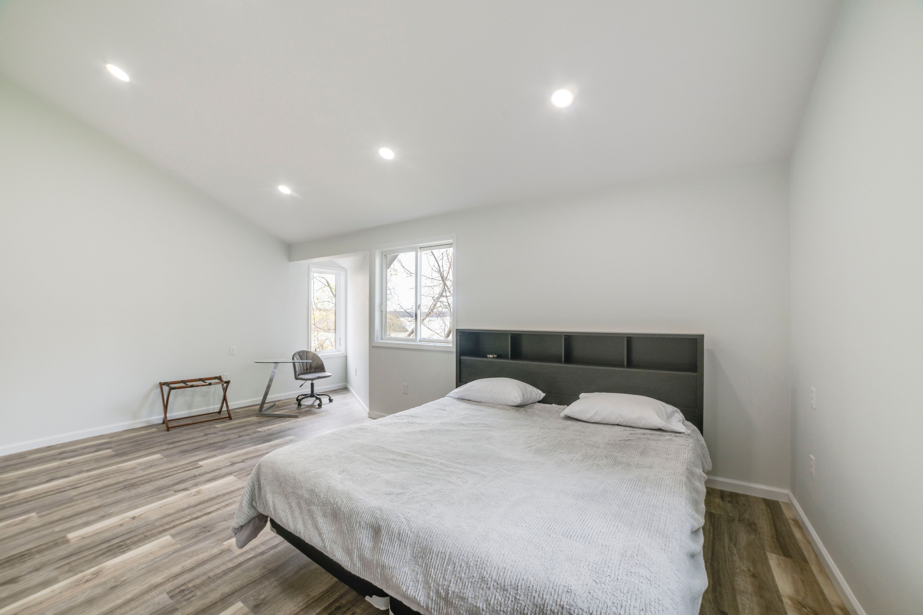 Bedroom 3 | King Bed | 1st Floor