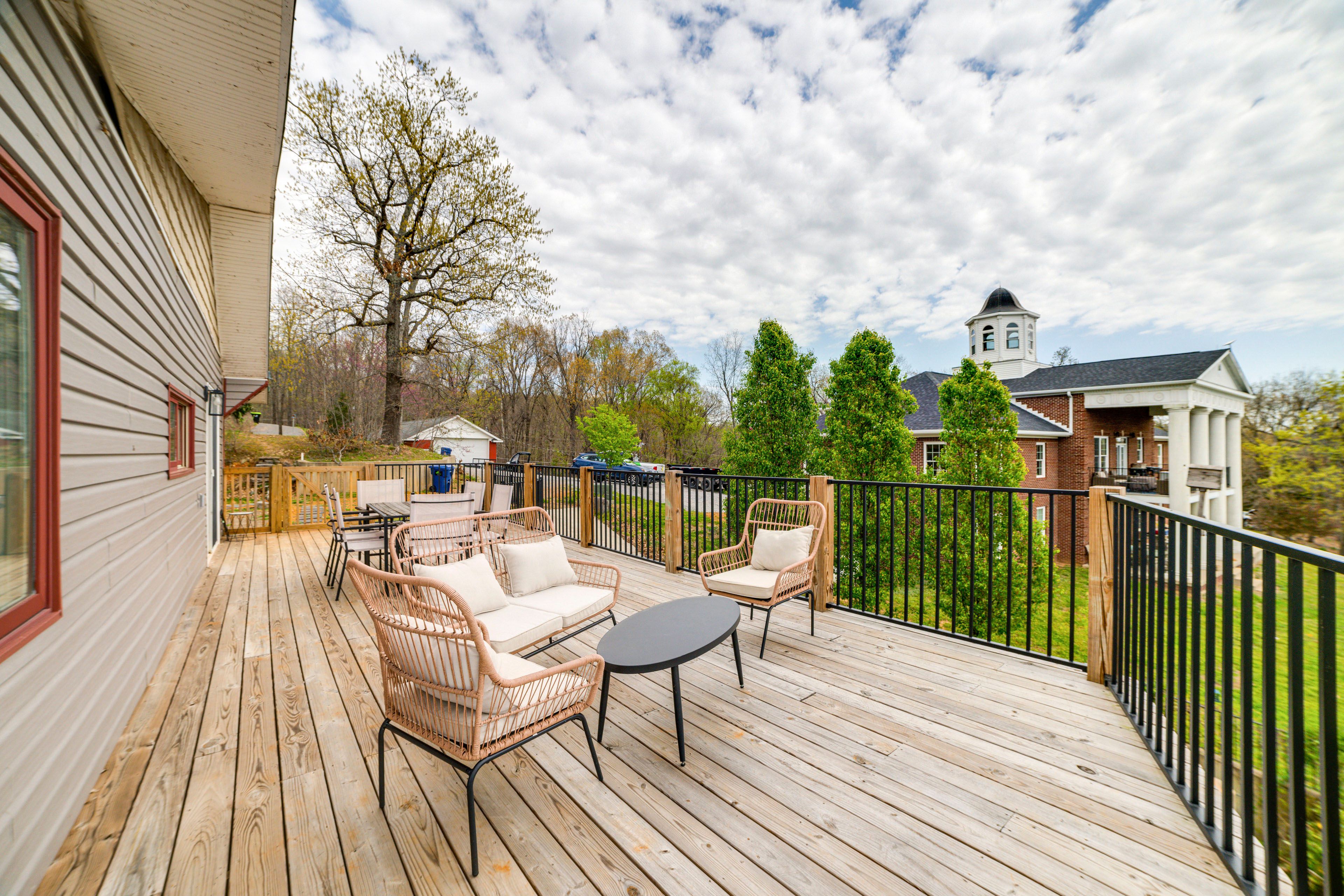 Private Deck | Outdoor Dining Area