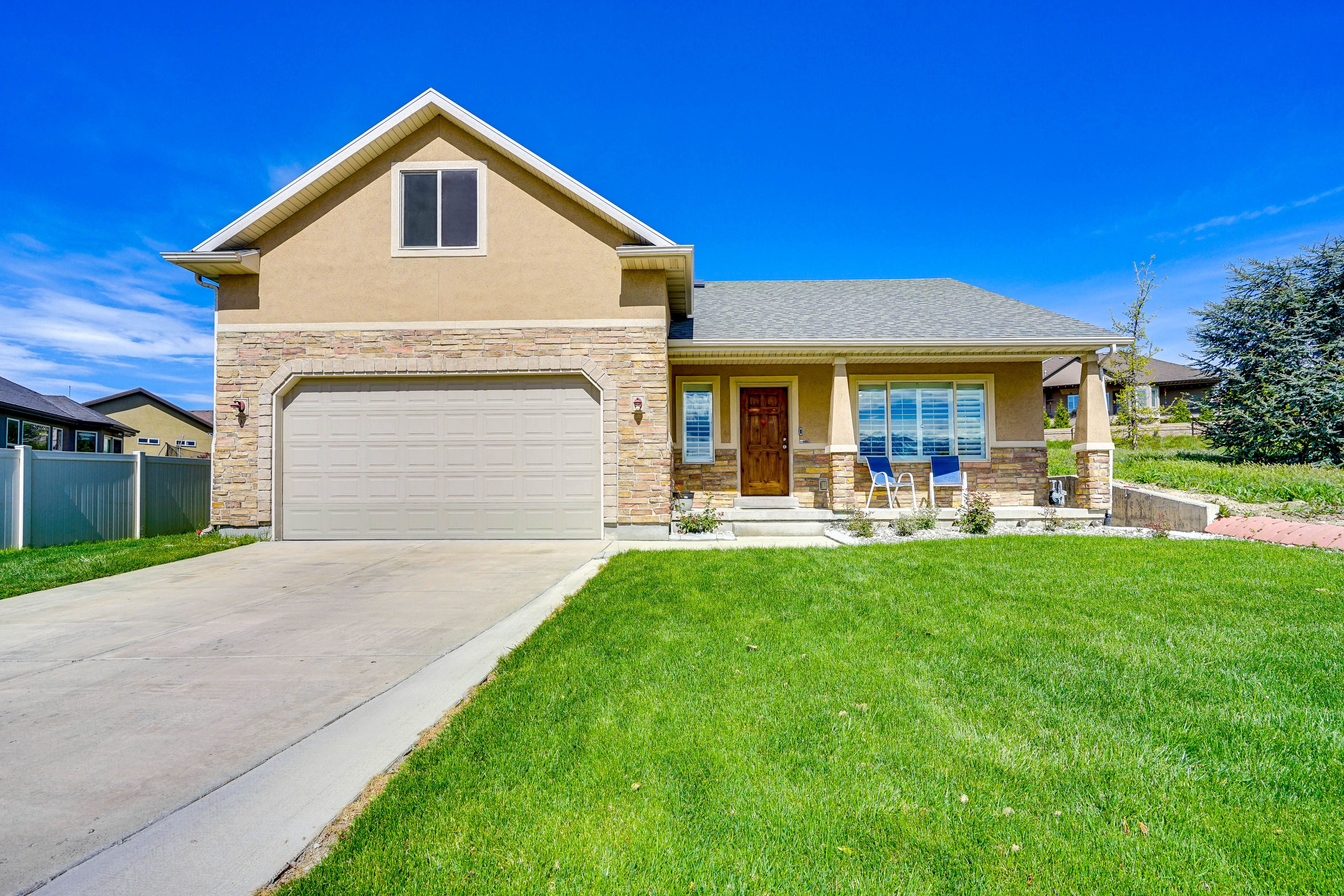 South Jordan Vacation Rental | 4BR | 3BA | 4,500 Sq Ft | 3 Steps to Enter