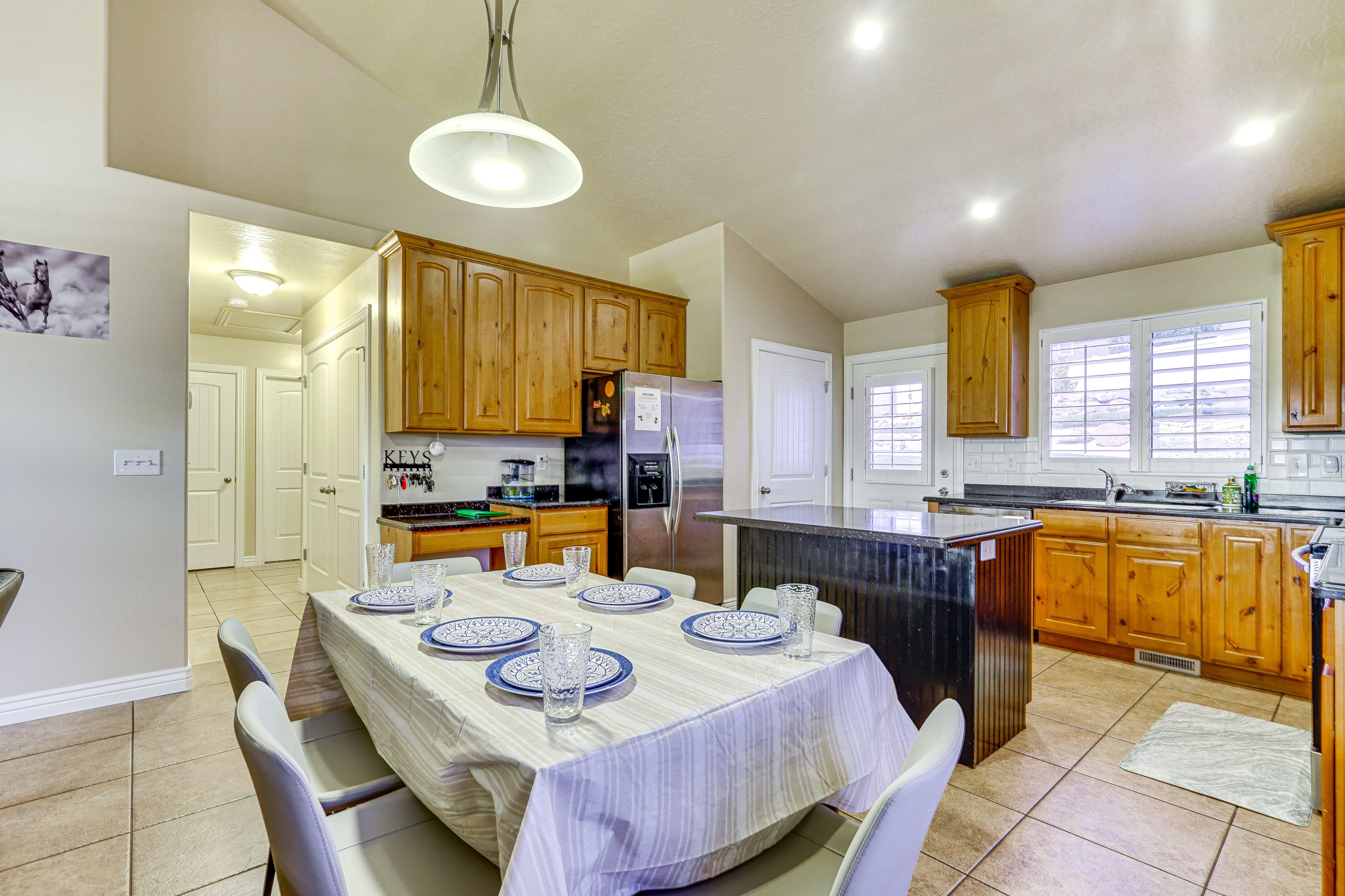 Kitchen & Dining Area