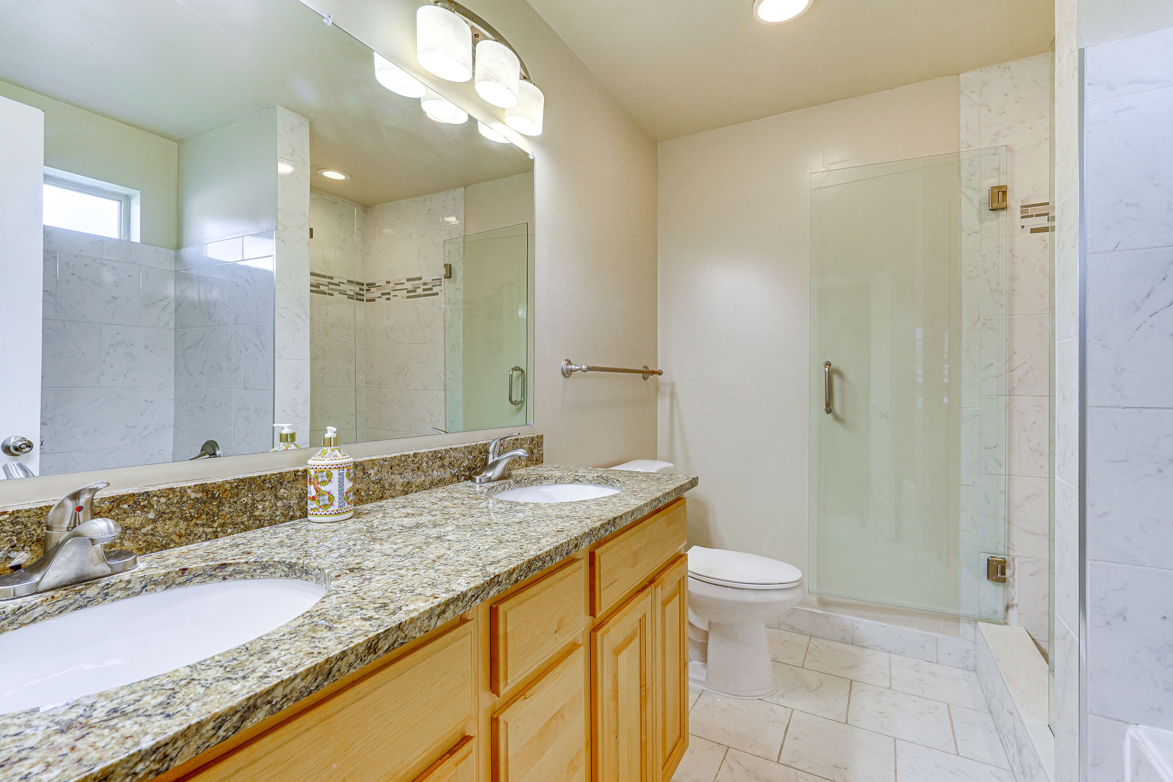 En-Suite Bathroom | Walk-In Shower | Bathtub | 1st Floor