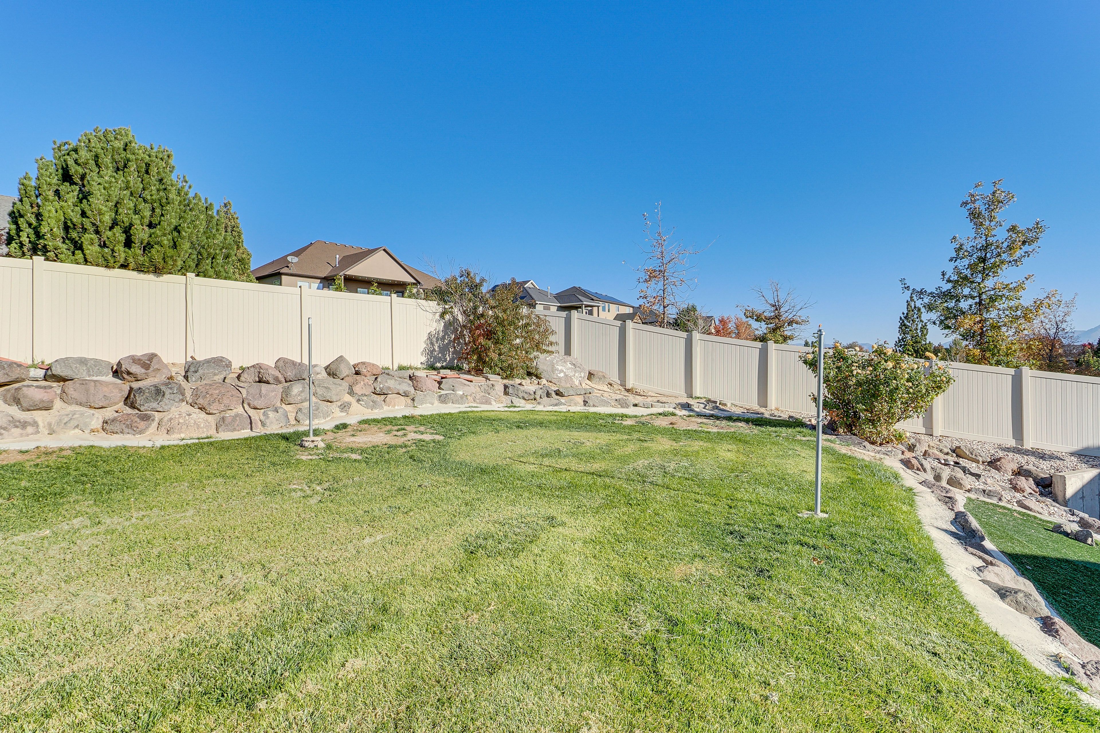 Shared Spacious Yard