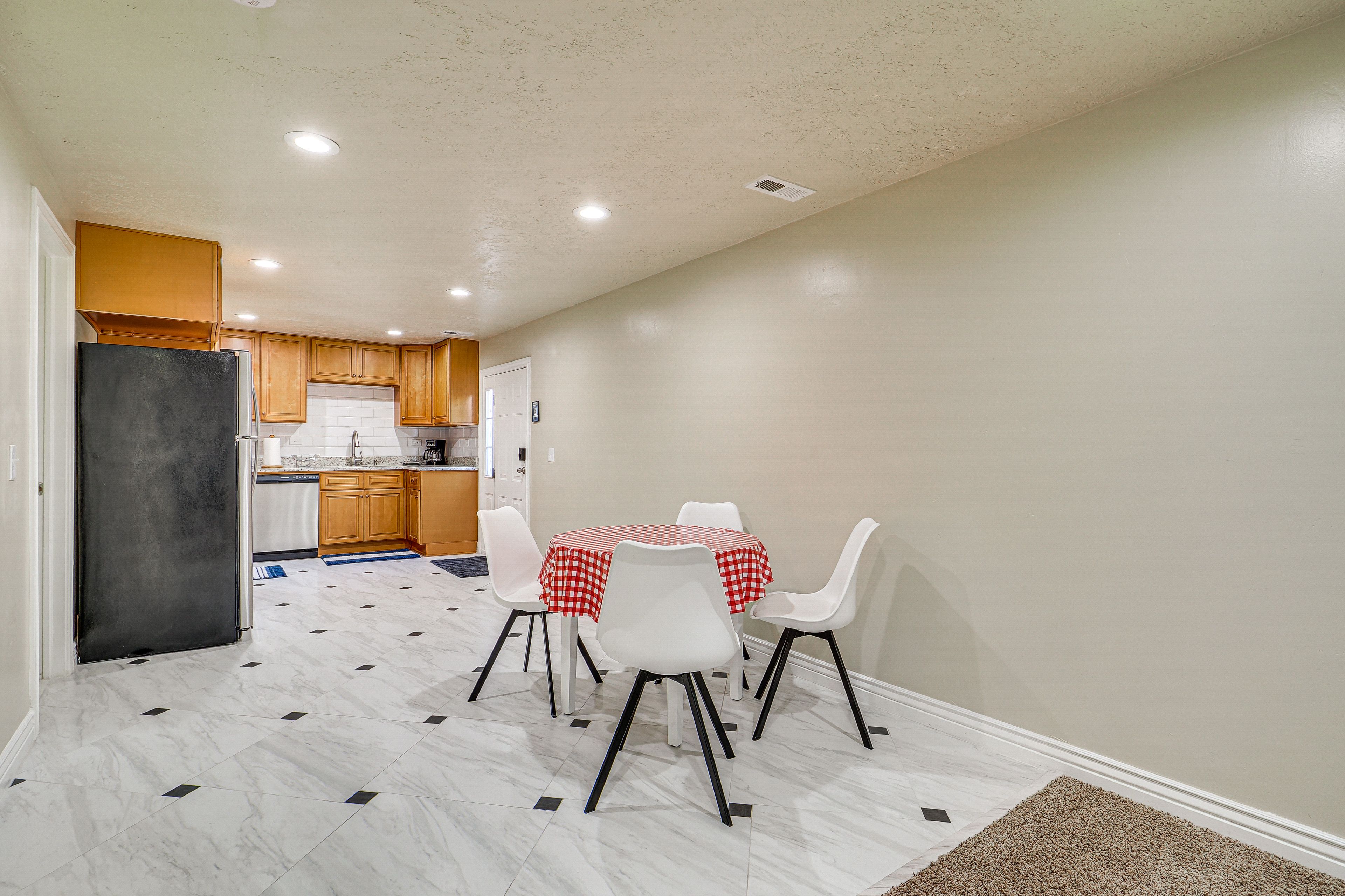 Dining Area | Dishware & Flatware