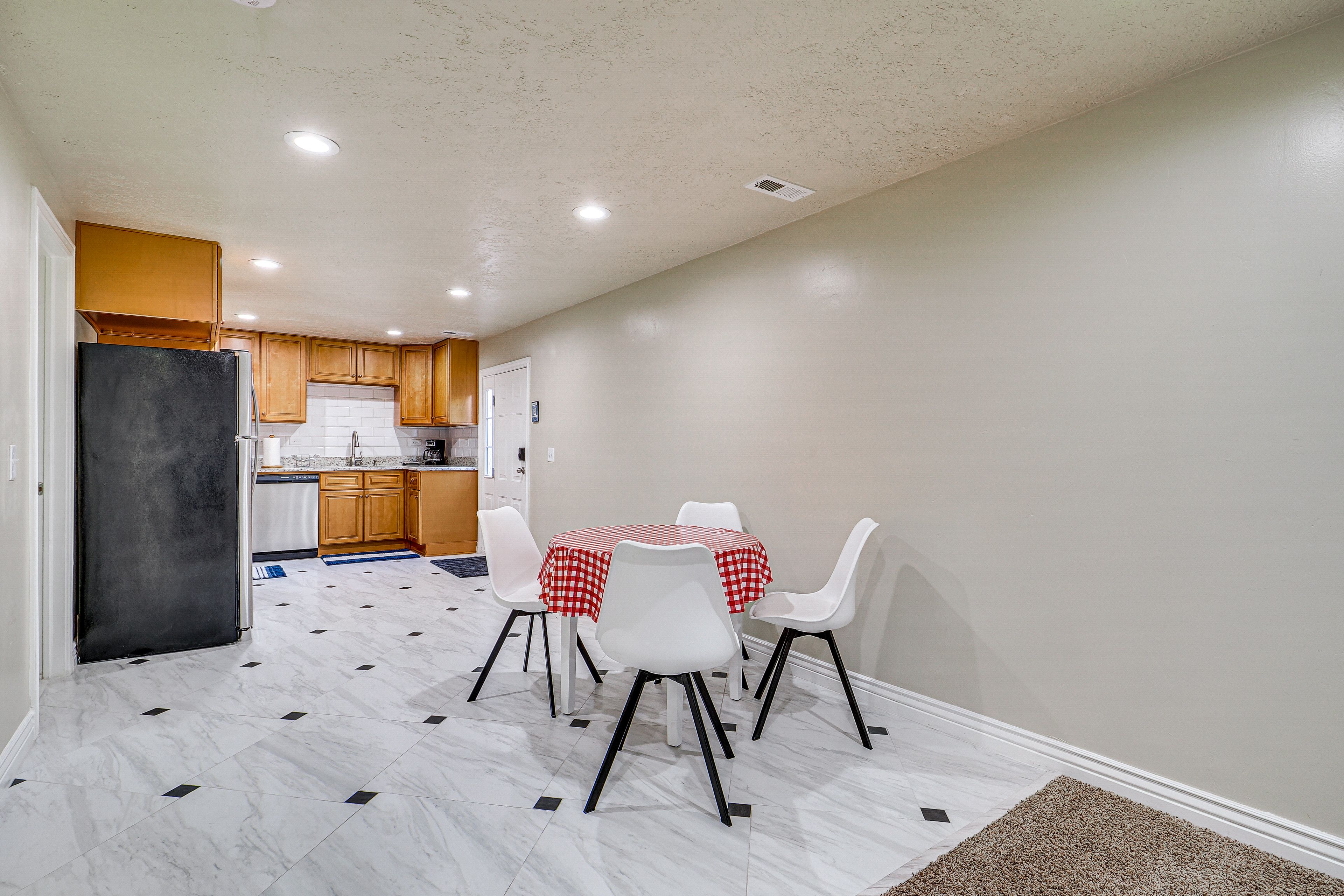 Dining Area | Dishware & Flatware