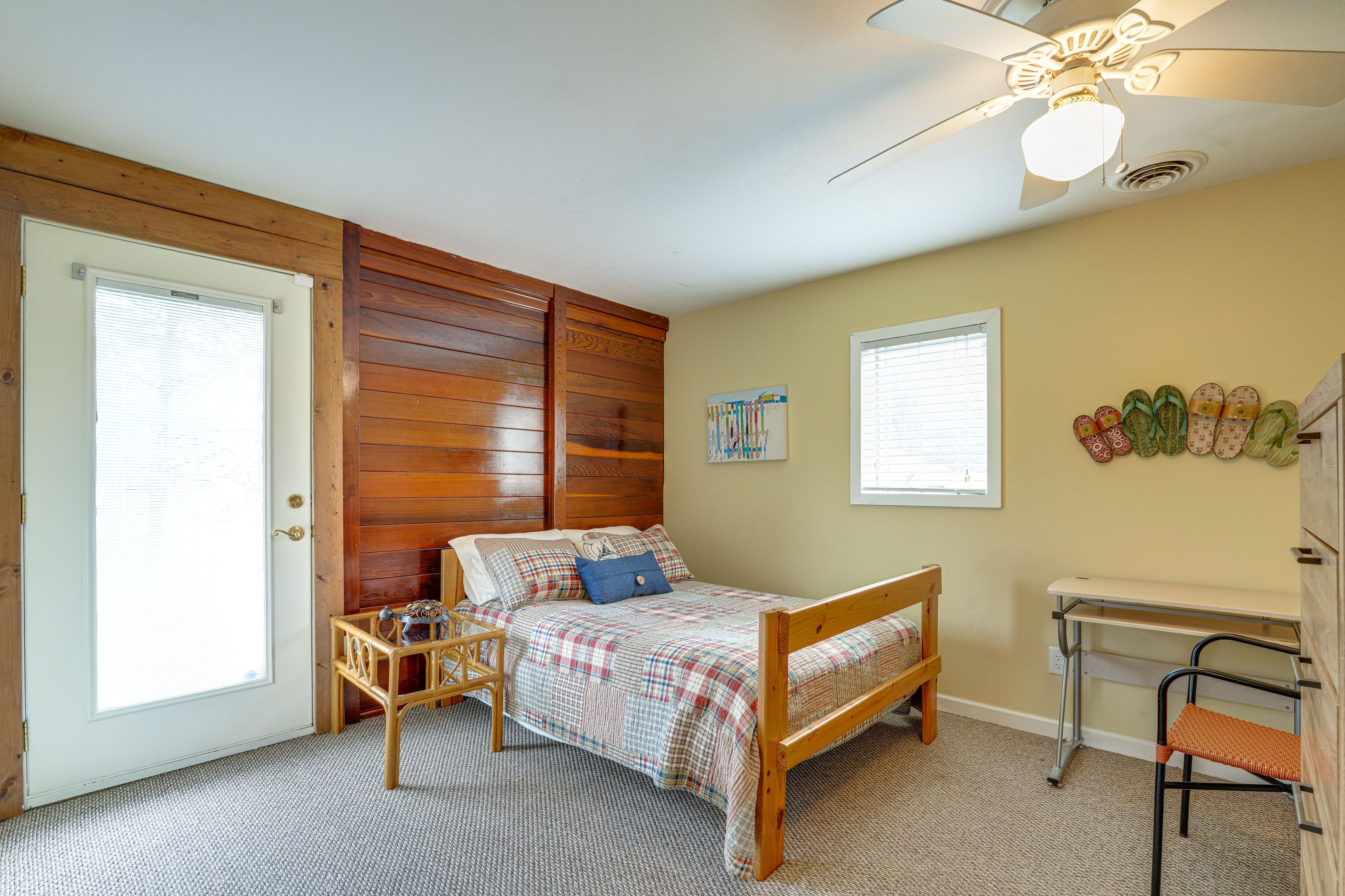 Bedroom 2 | Full Bed | Desk Workspace