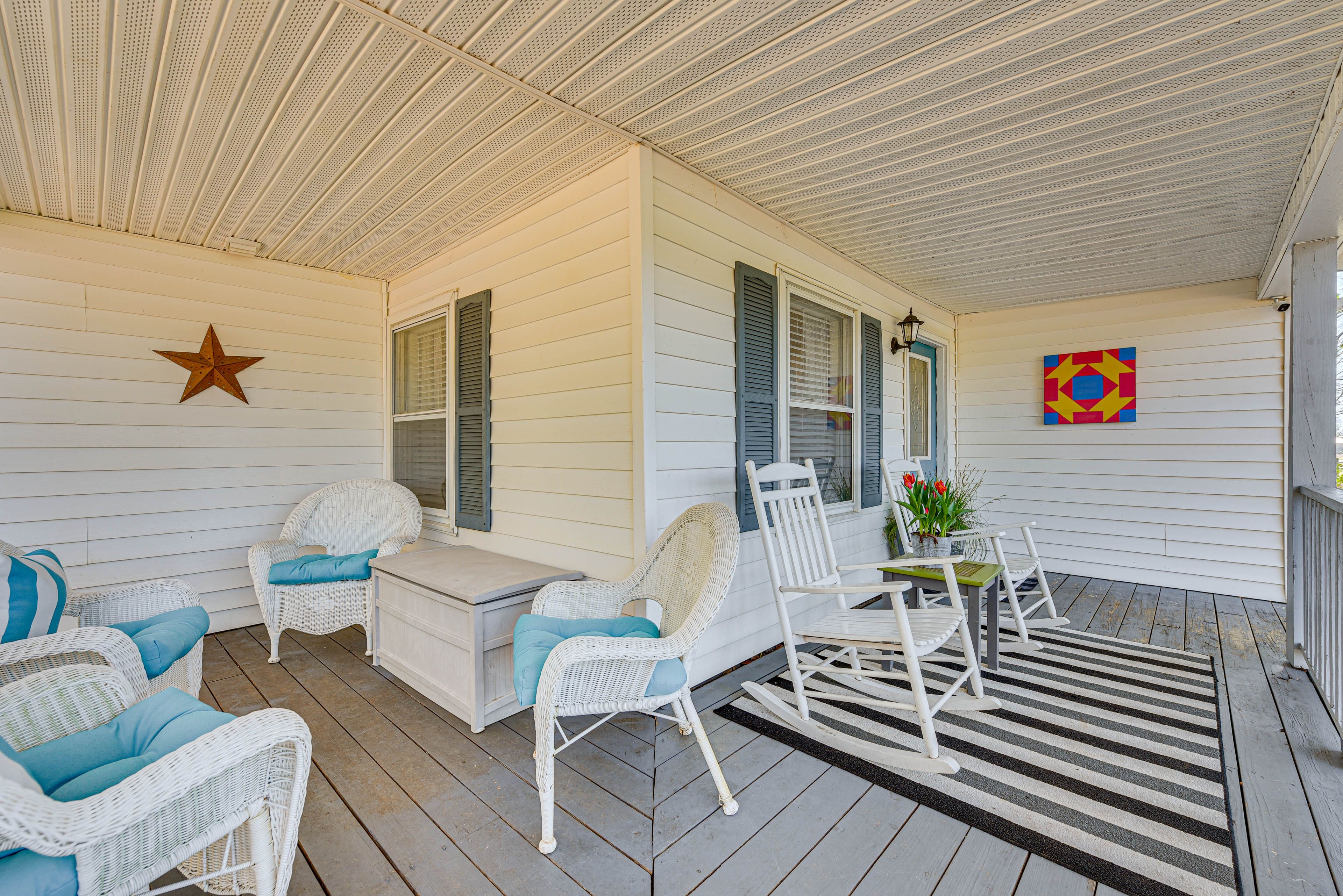 Front Porch | Private Entrance