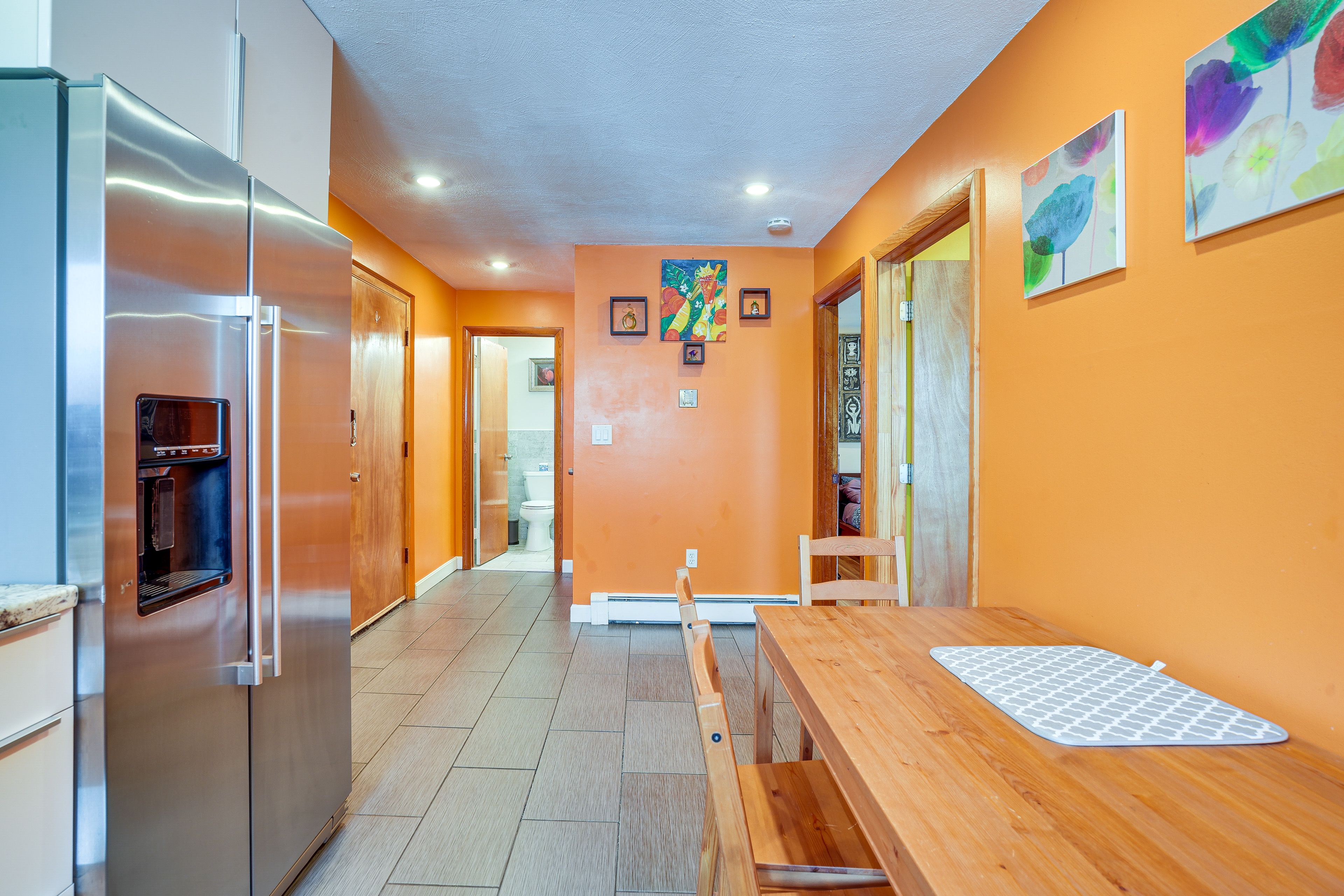 Dining Area | Dishware & Flatware Provided