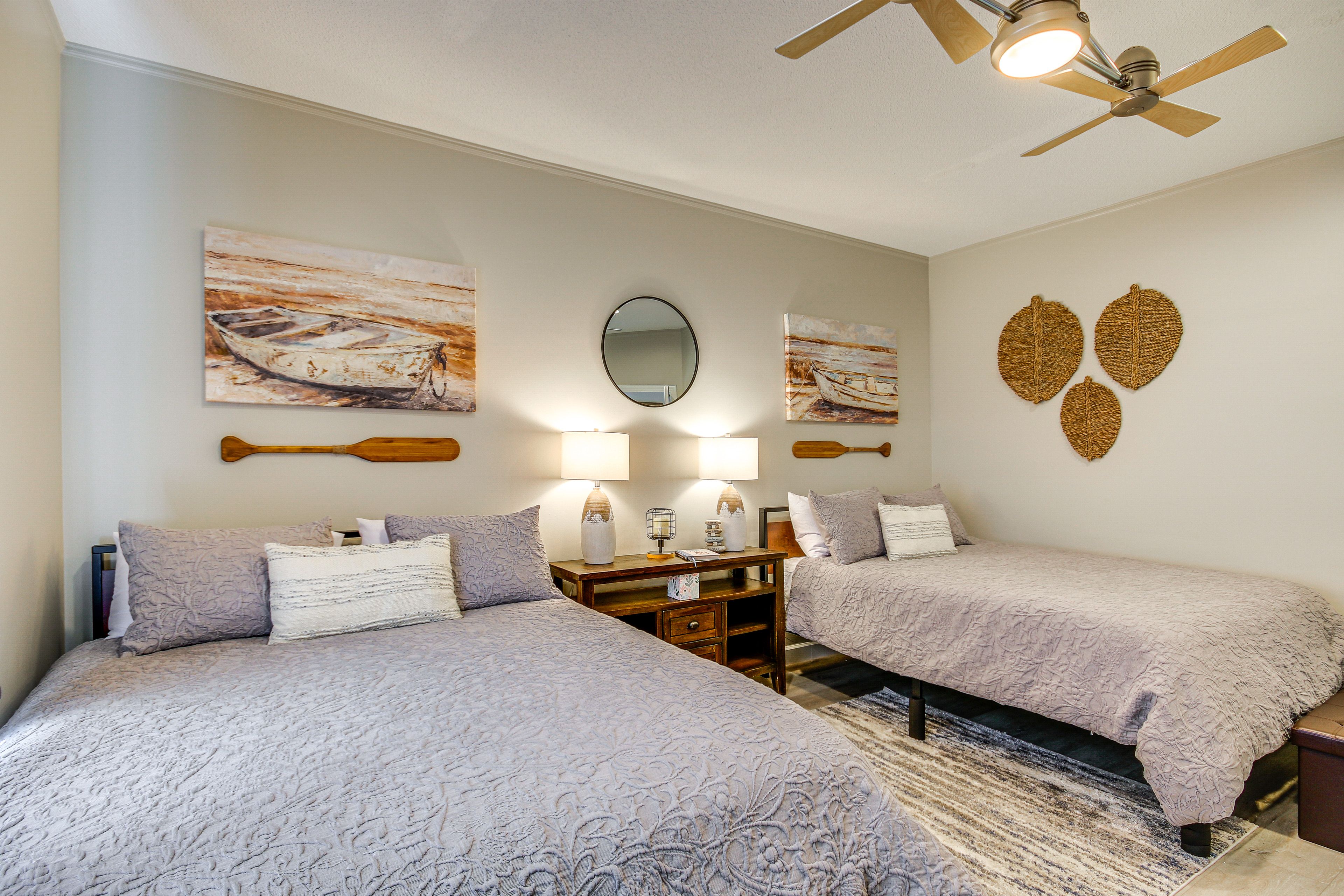 Bedroom 2 | 2 Queen Beds | Smart TV