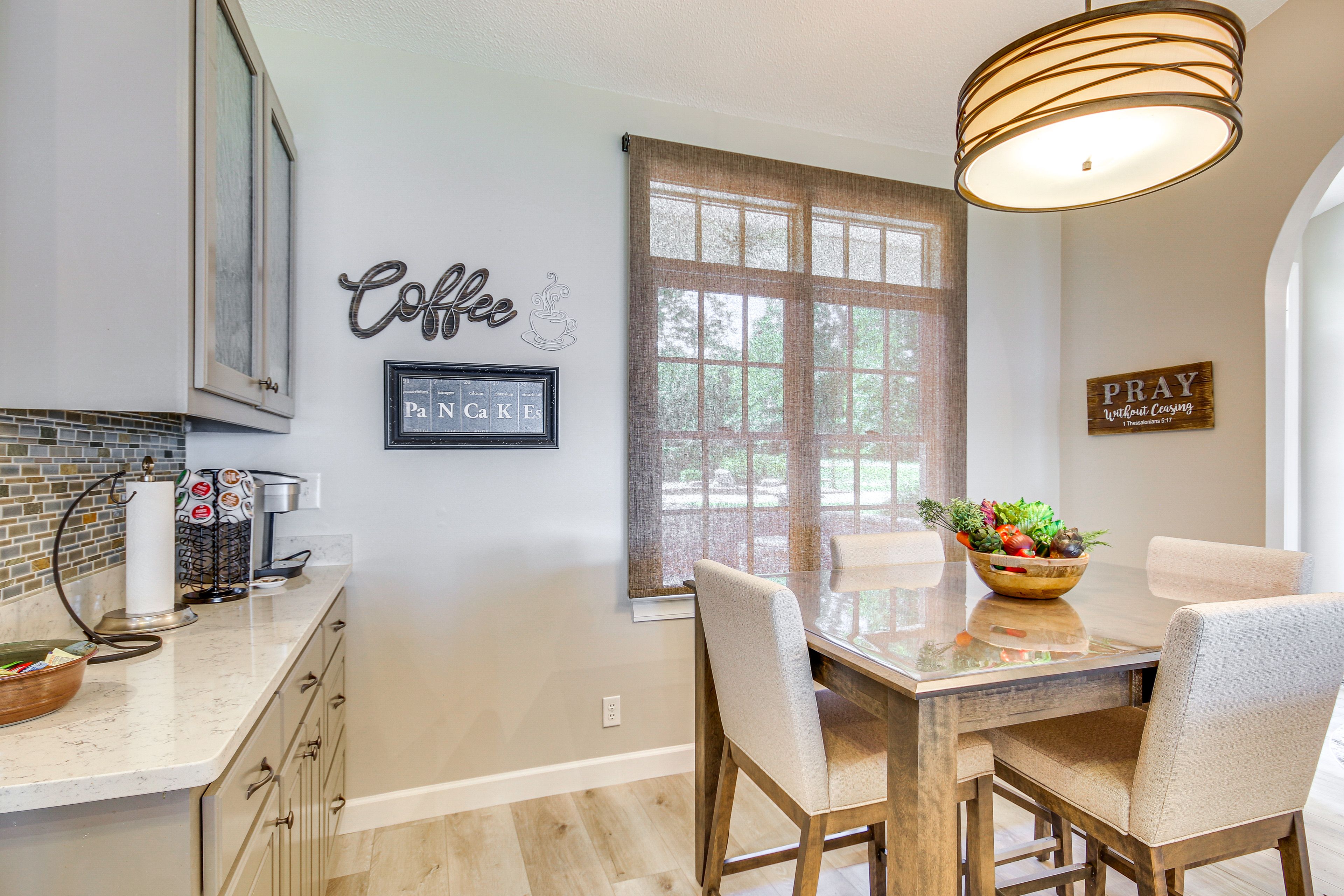 Dining Area | Dining Table
