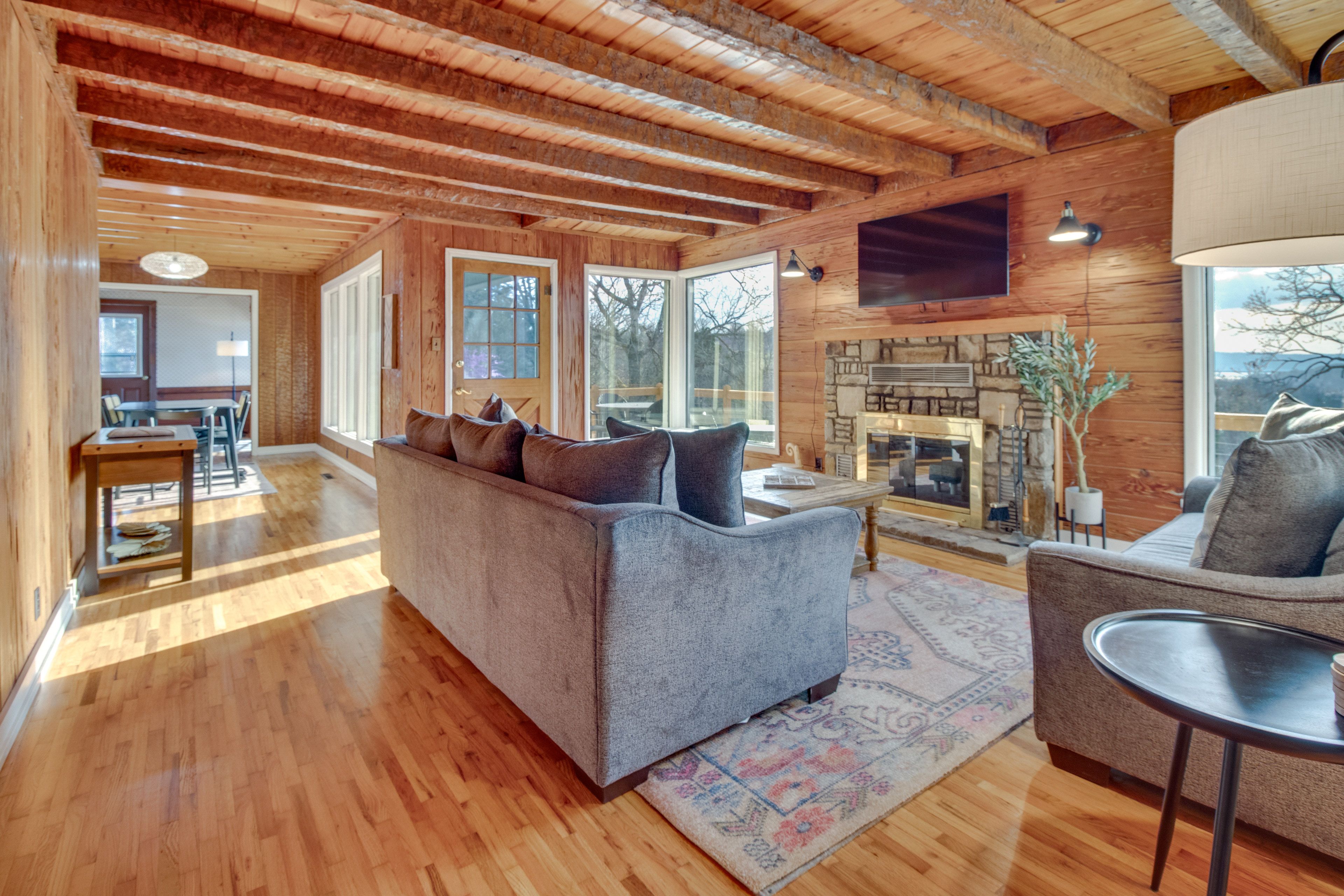 Living Room | Fireplace (Decorative)