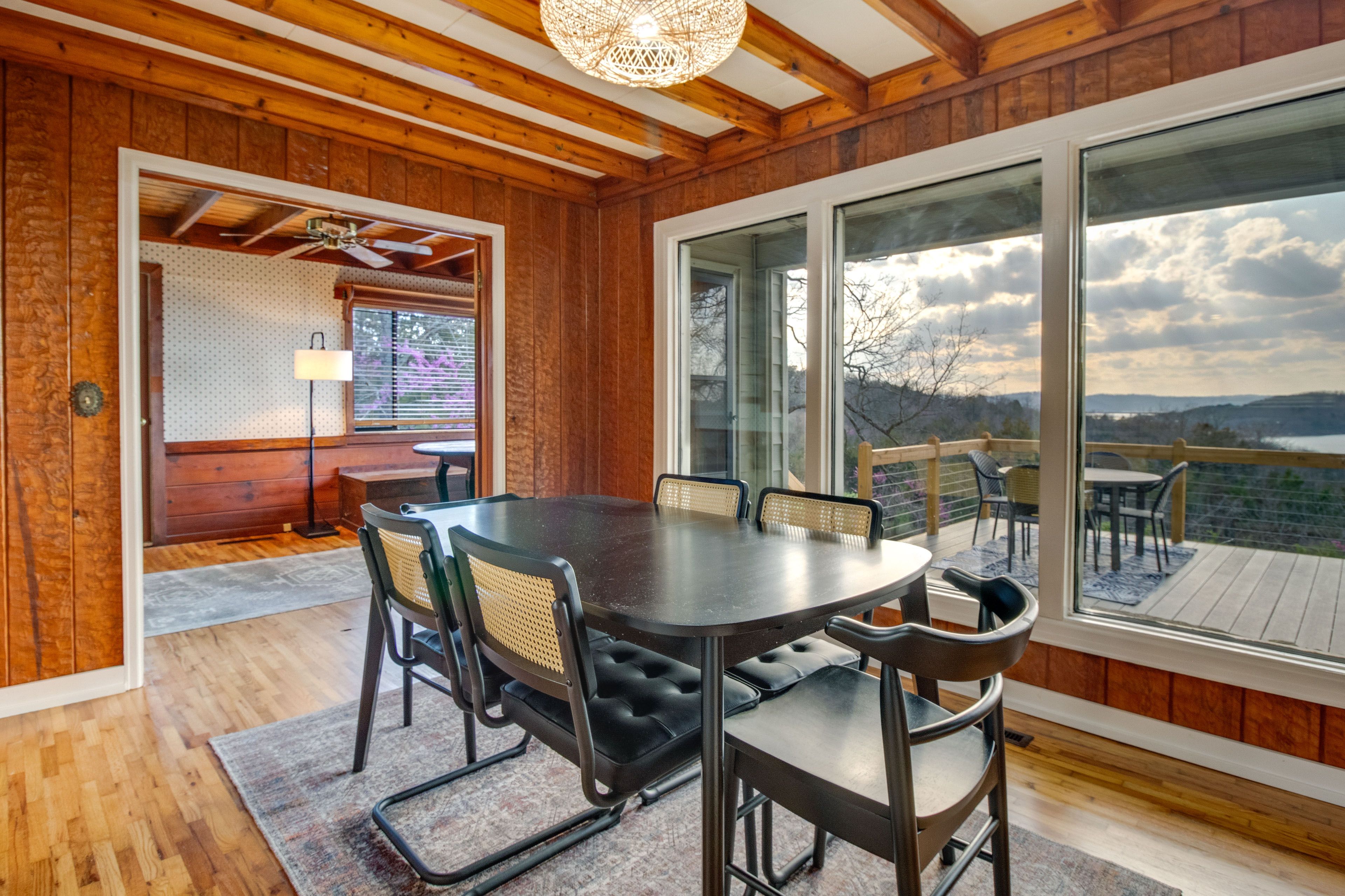 Dining Area | Dishware/Flatware Provided