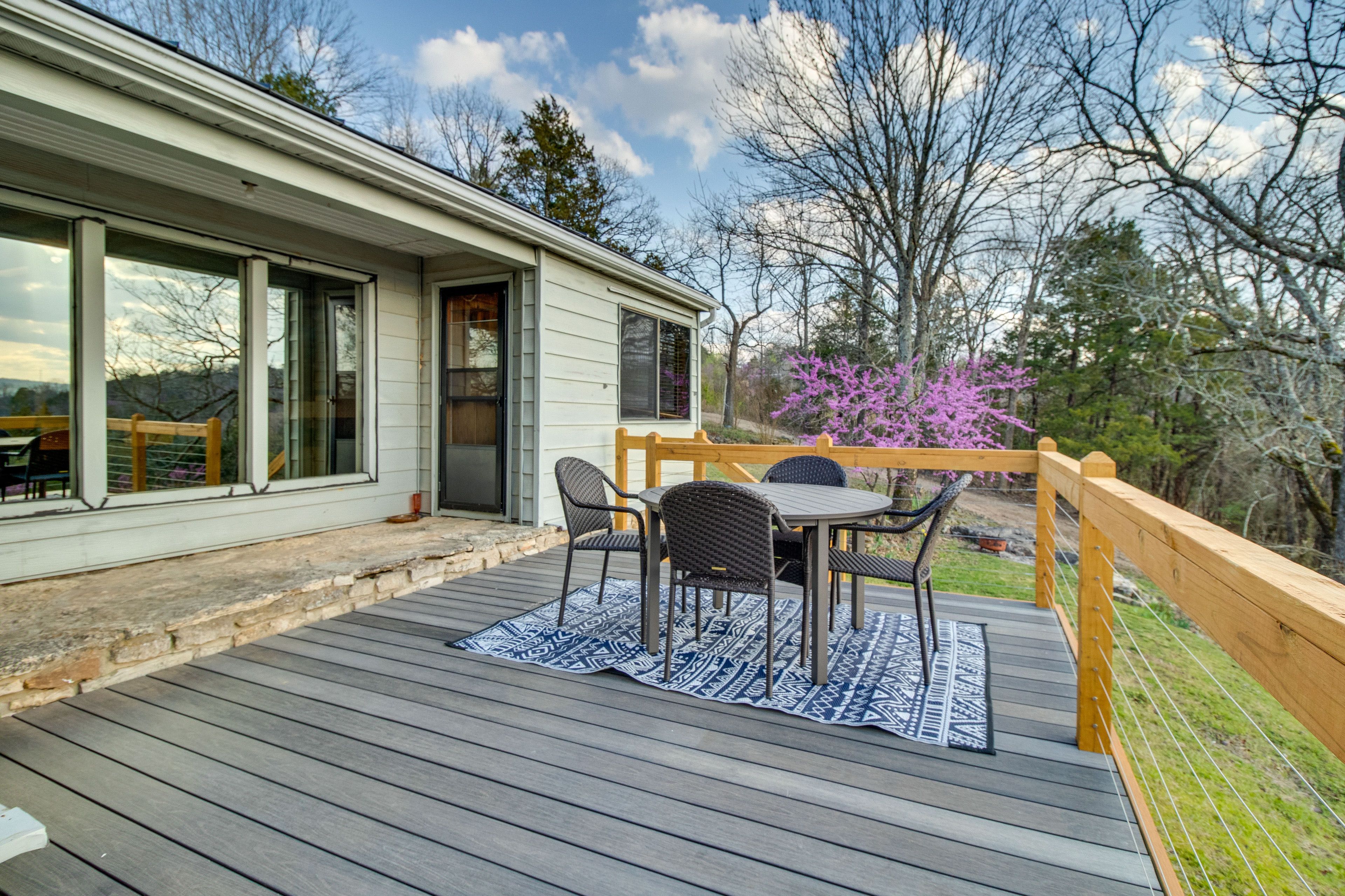 Deck | Outdoor Dining Area | Lounge Seating