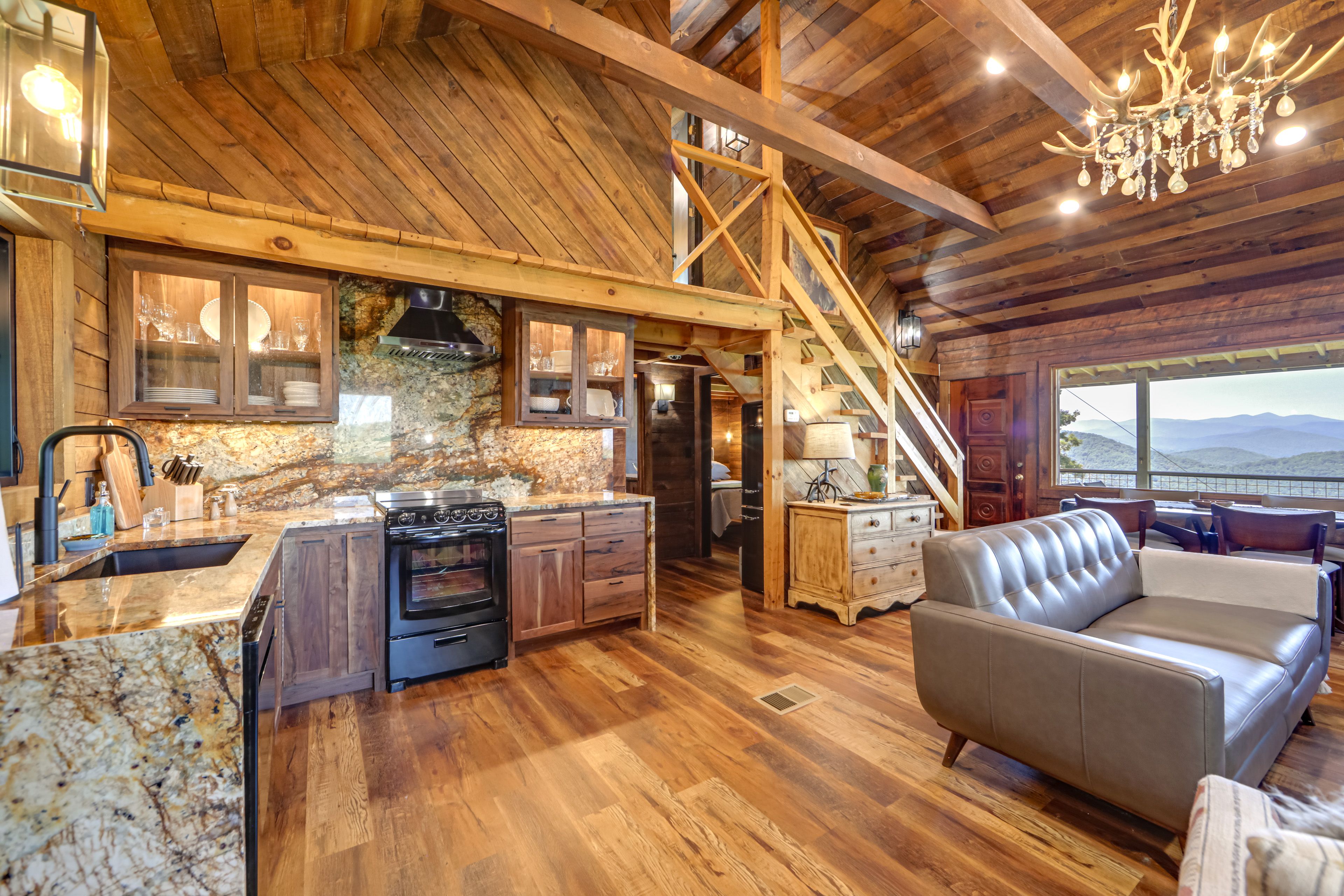 Kitchen | Cooking Basics Supplied | Main Floor