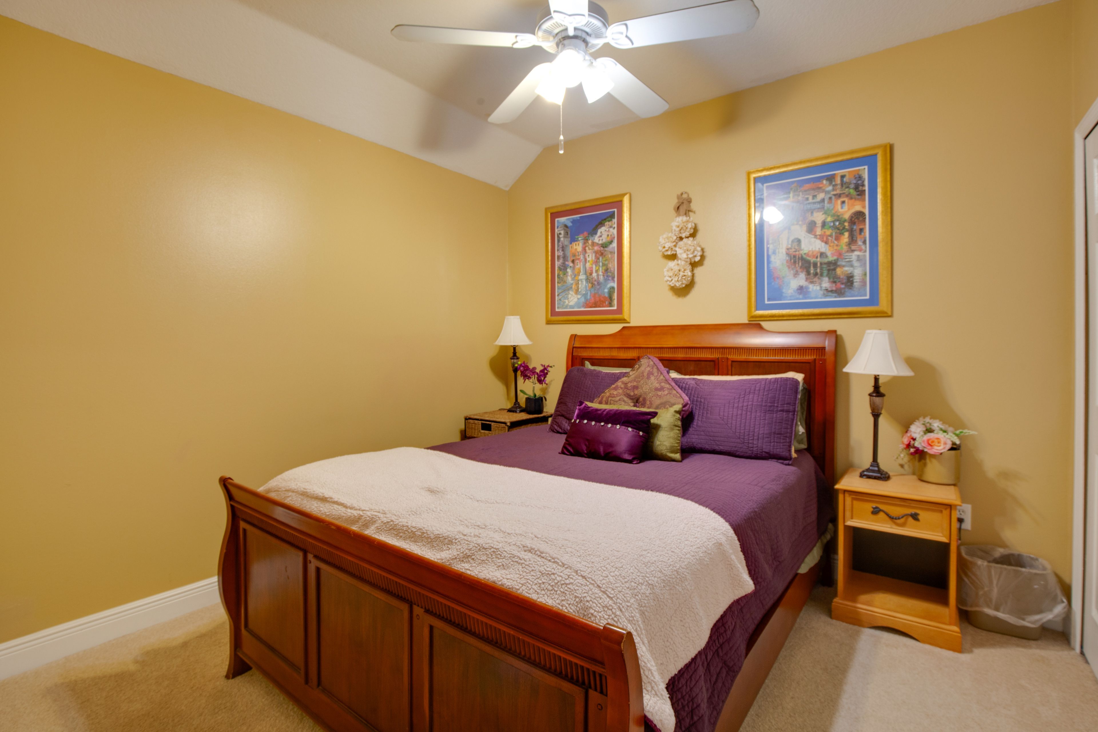 Bonus Room | Queen Bed