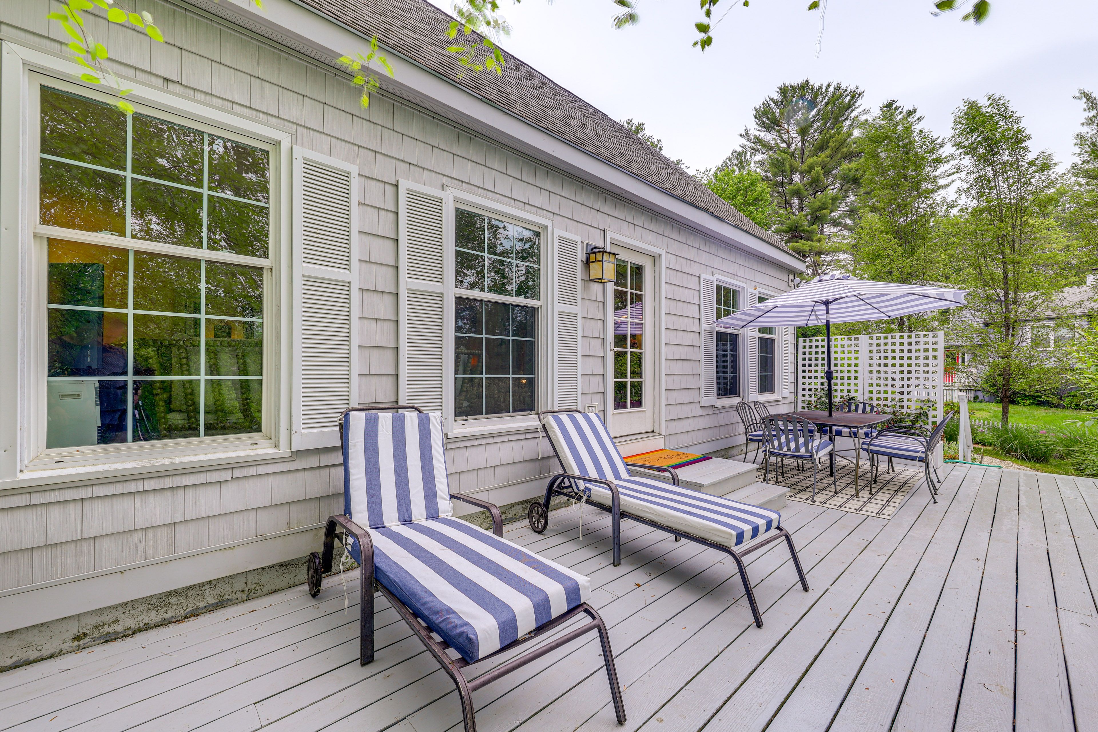 Maine Vacation Rental | 3BR | 1.5BA | 1,542 Sq Ft | Stairs Required to Enter