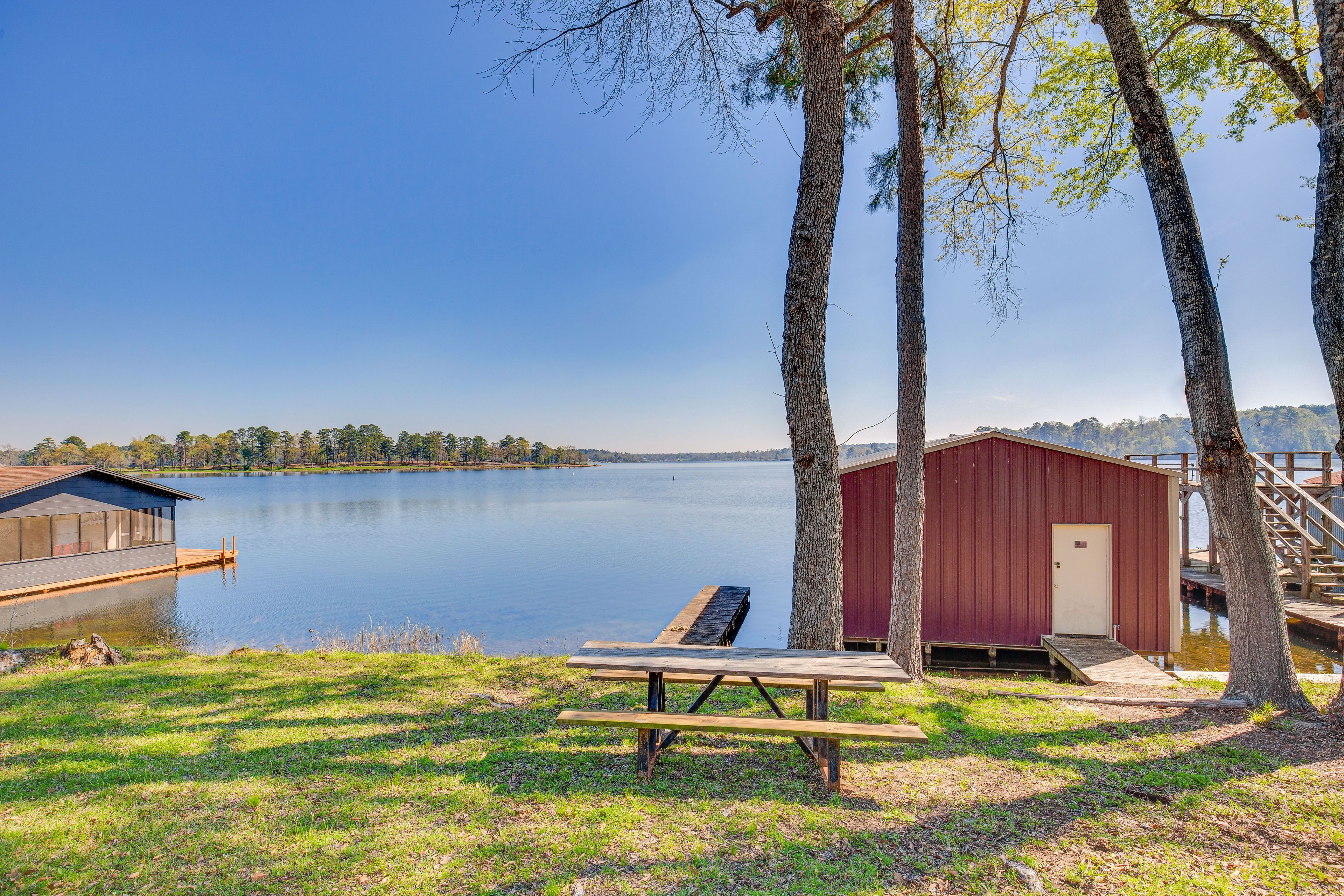 On-Site Lake Access | Boat/Trailer Parking Available On-Site