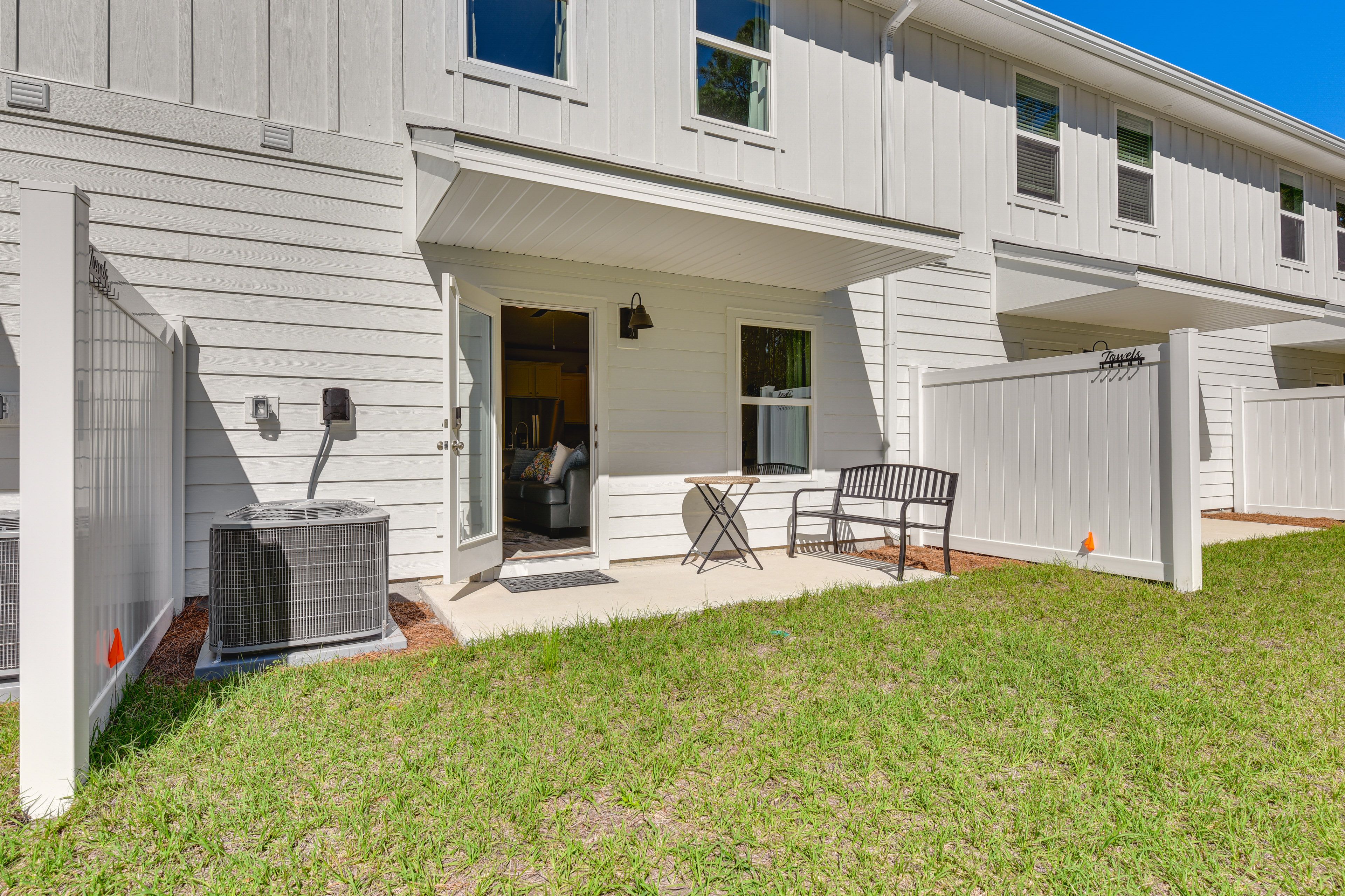 Backyard | Outdoor Seating | Covered Patio