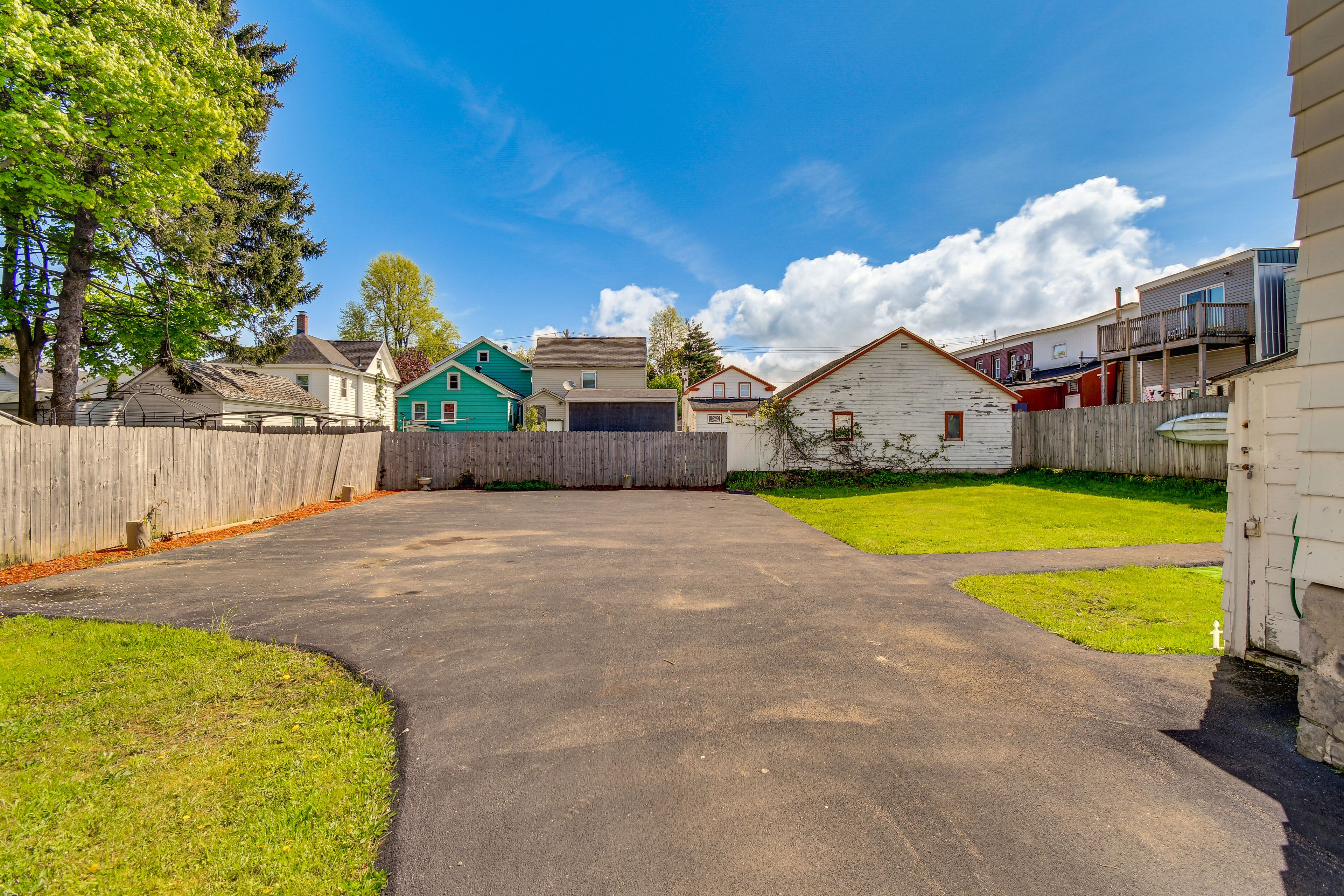 Parking | Shared Driveway (2 Vehicles)