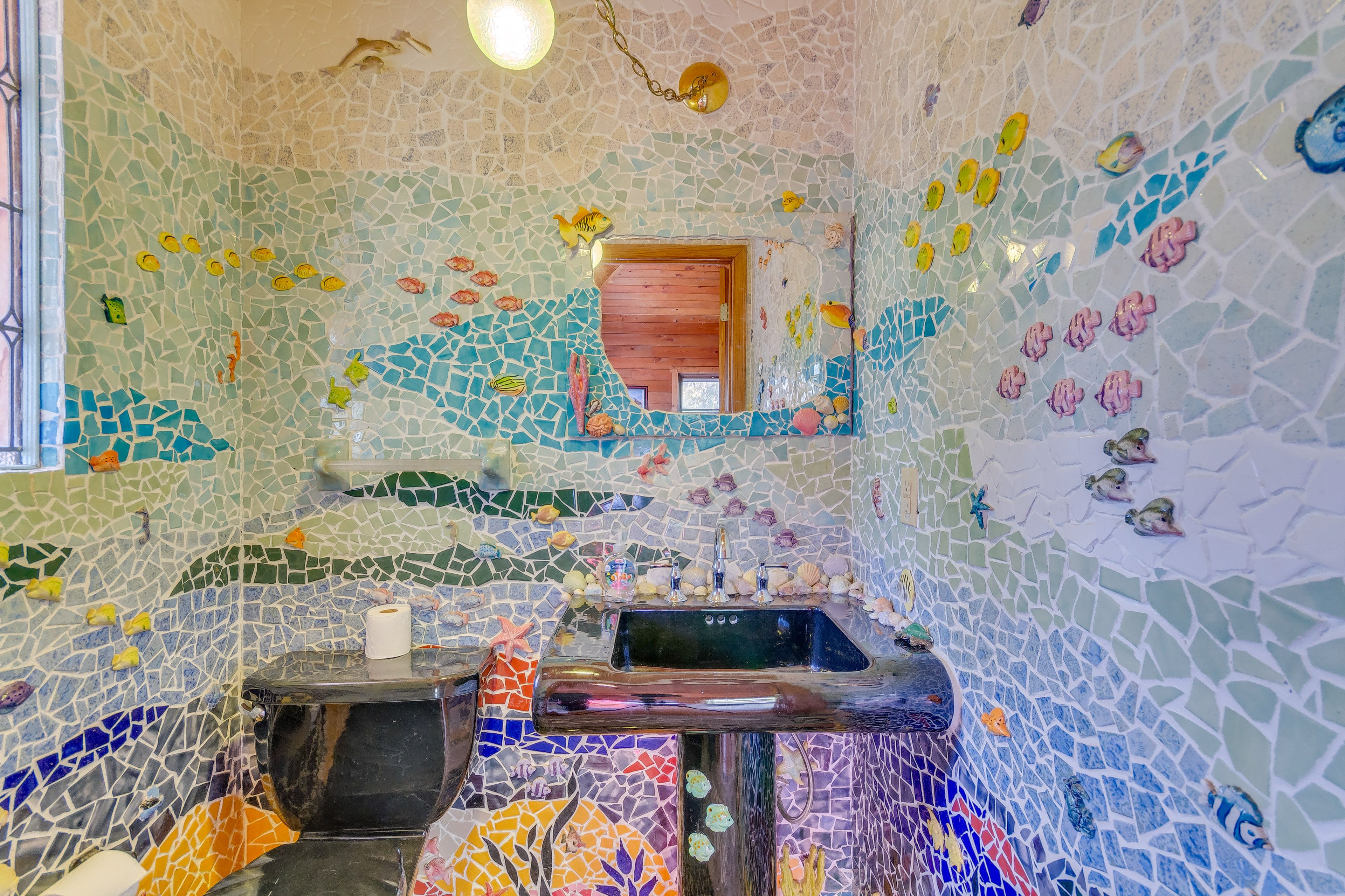 Half Bathroom | 2nd Floor